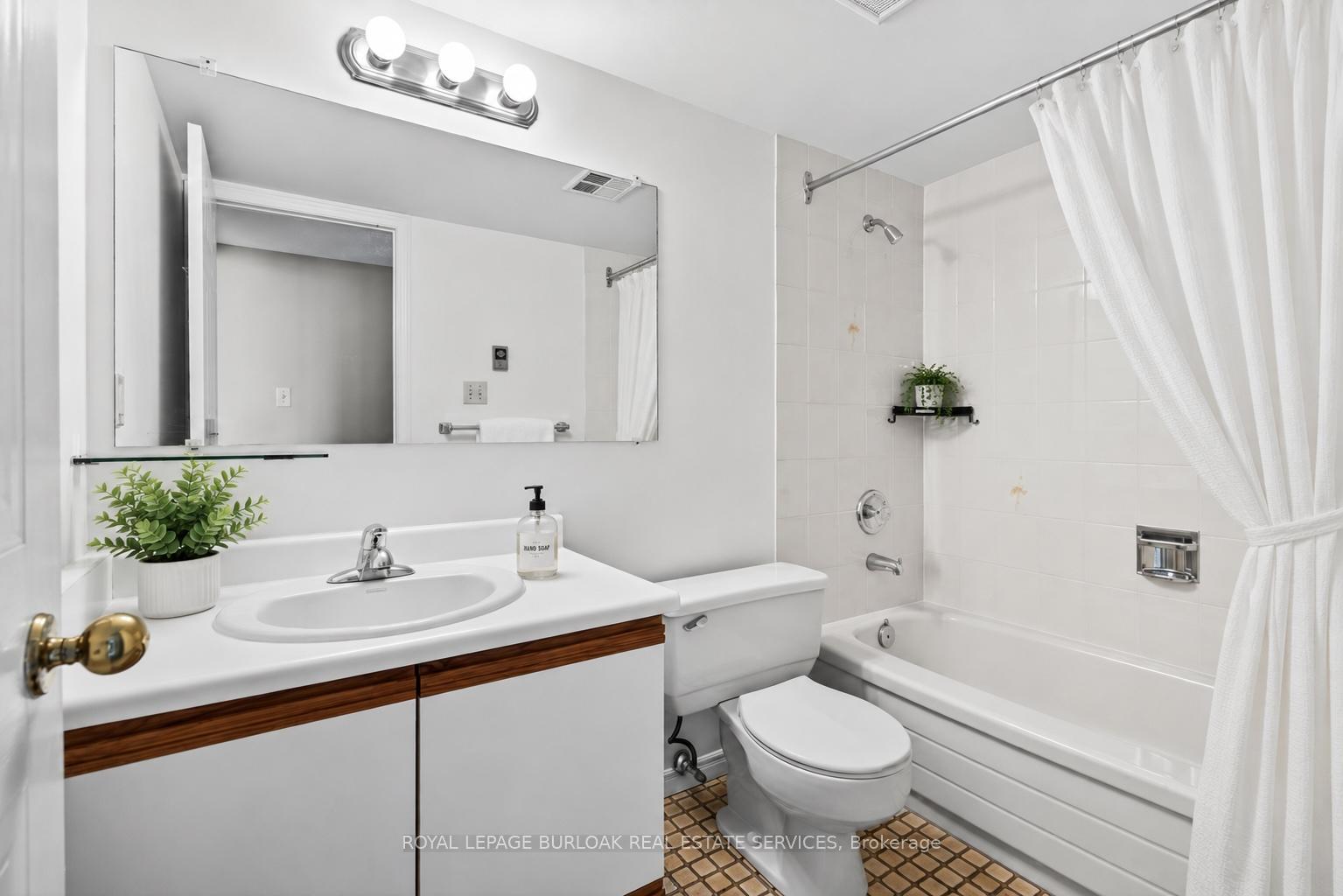 Photo 22 of Unit 710, 1225 North Shore Boulevard E, Burlington, Brant — HOMEH