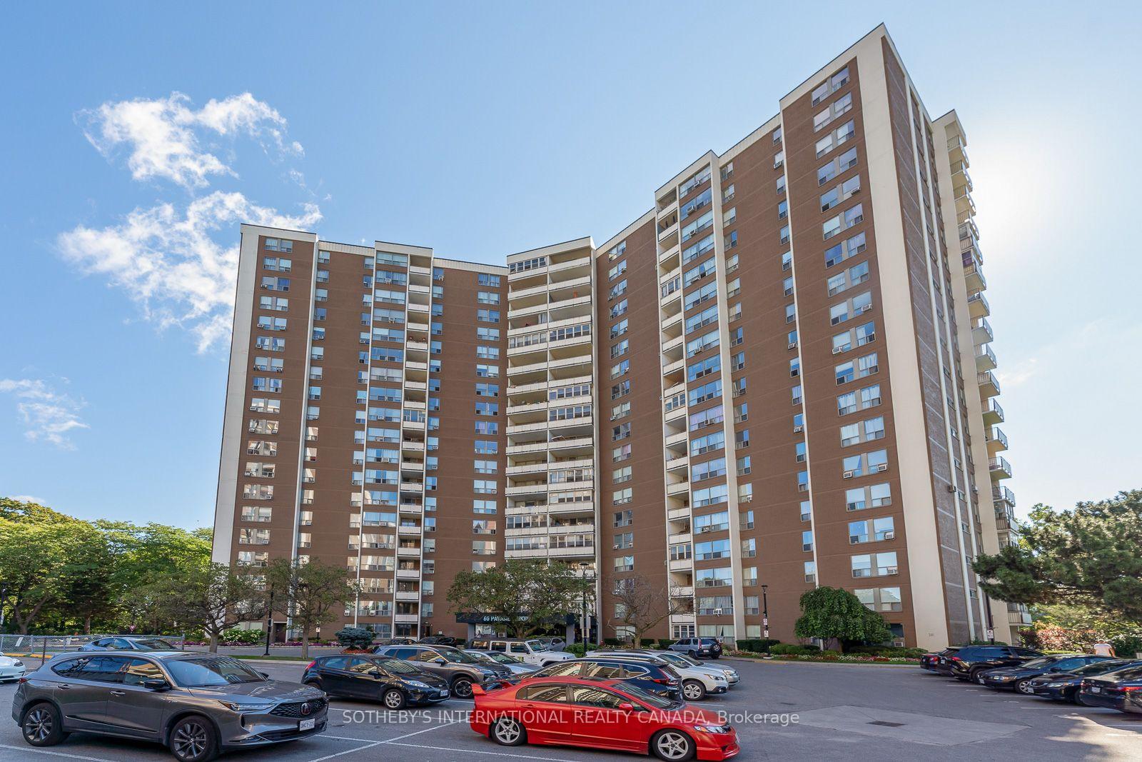 Front of Unit 706, 60 Pavane Linkway Way