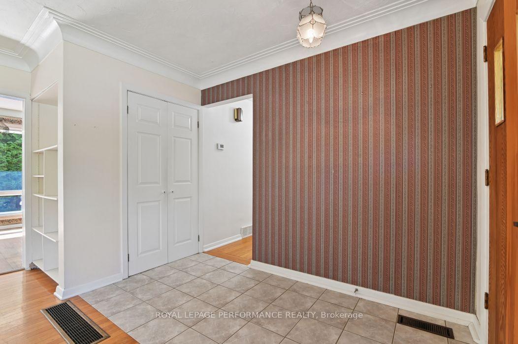 Photo 4 of 18 Honey Gables Drive, Ottawa, Riverside South/Gloucester Glen — HOMEH