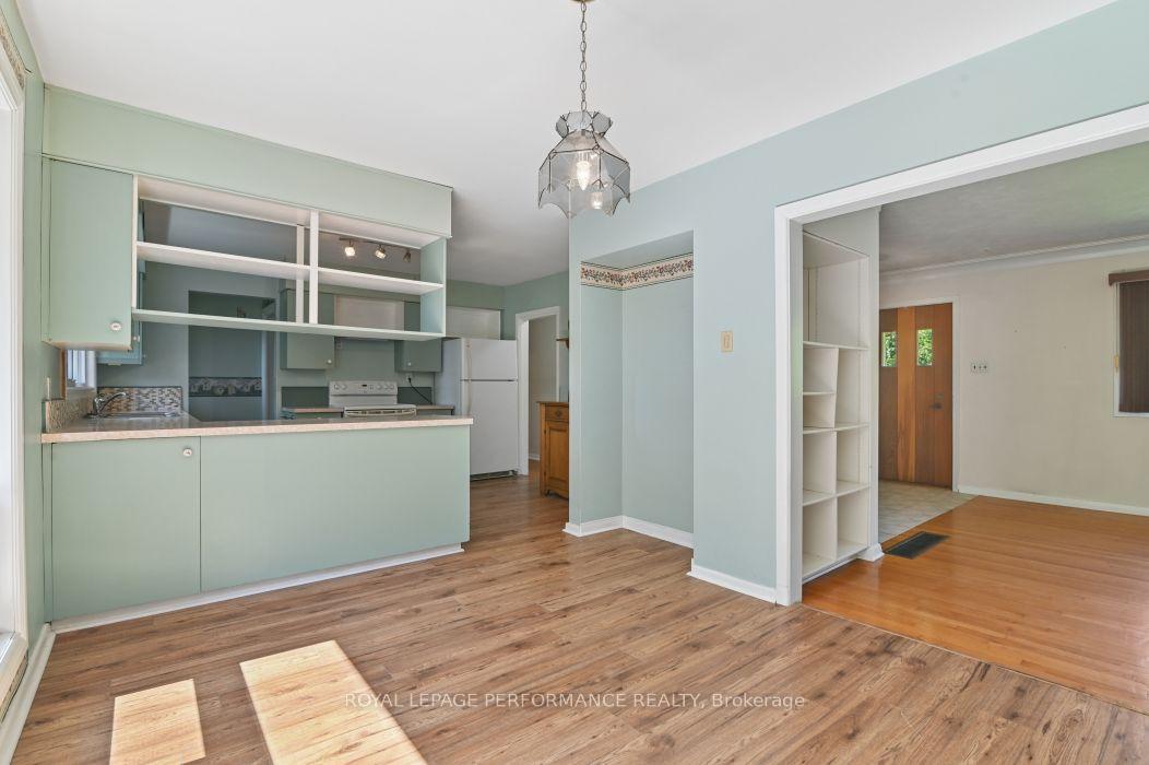 Photo 10 of 18 Honey Gables Drive, Ottawa, Riverside South/Gloucester Glen — HOMEH