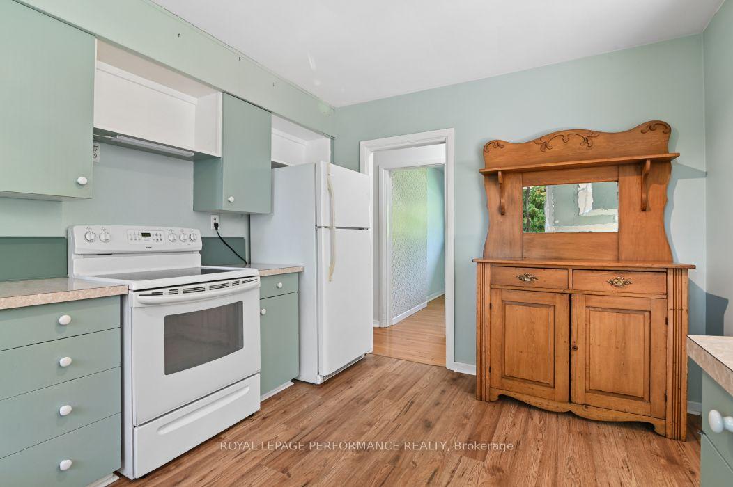 Photo 13 of 18 Honey Gables Drive, Ottawa, Riverside South/Gloucester Glen — HOMEH