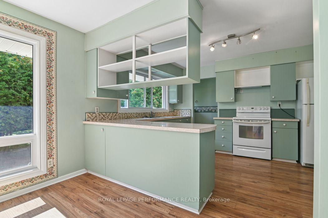 Photo 12 of 18 Honey Gables Drive, Ottawa, Riverside South/Gloucester Glen — HOMEH