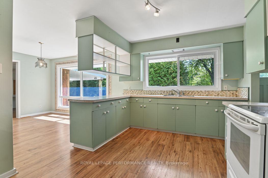Photo 15 of 18 Honey Gables Drive, Ottawa, Riverside South/Gloucester Glen — HOMEH