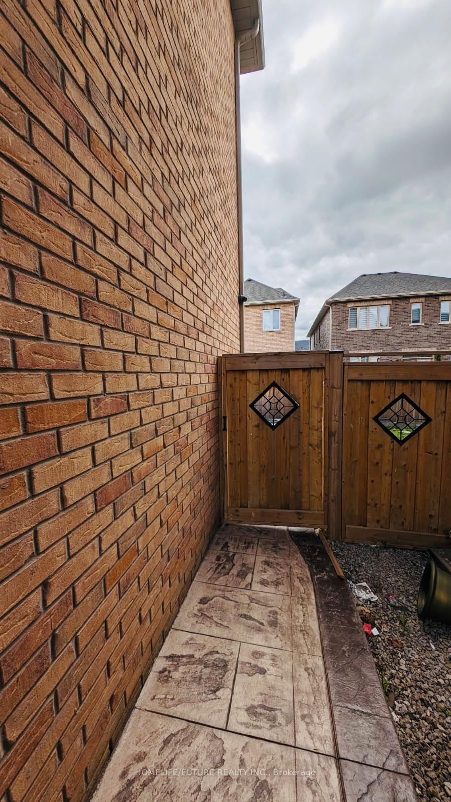 Photo 11 of Unit Bsmt, 271 East's Corners Boulevard, Vaughan, Kleinburg — HOMEH