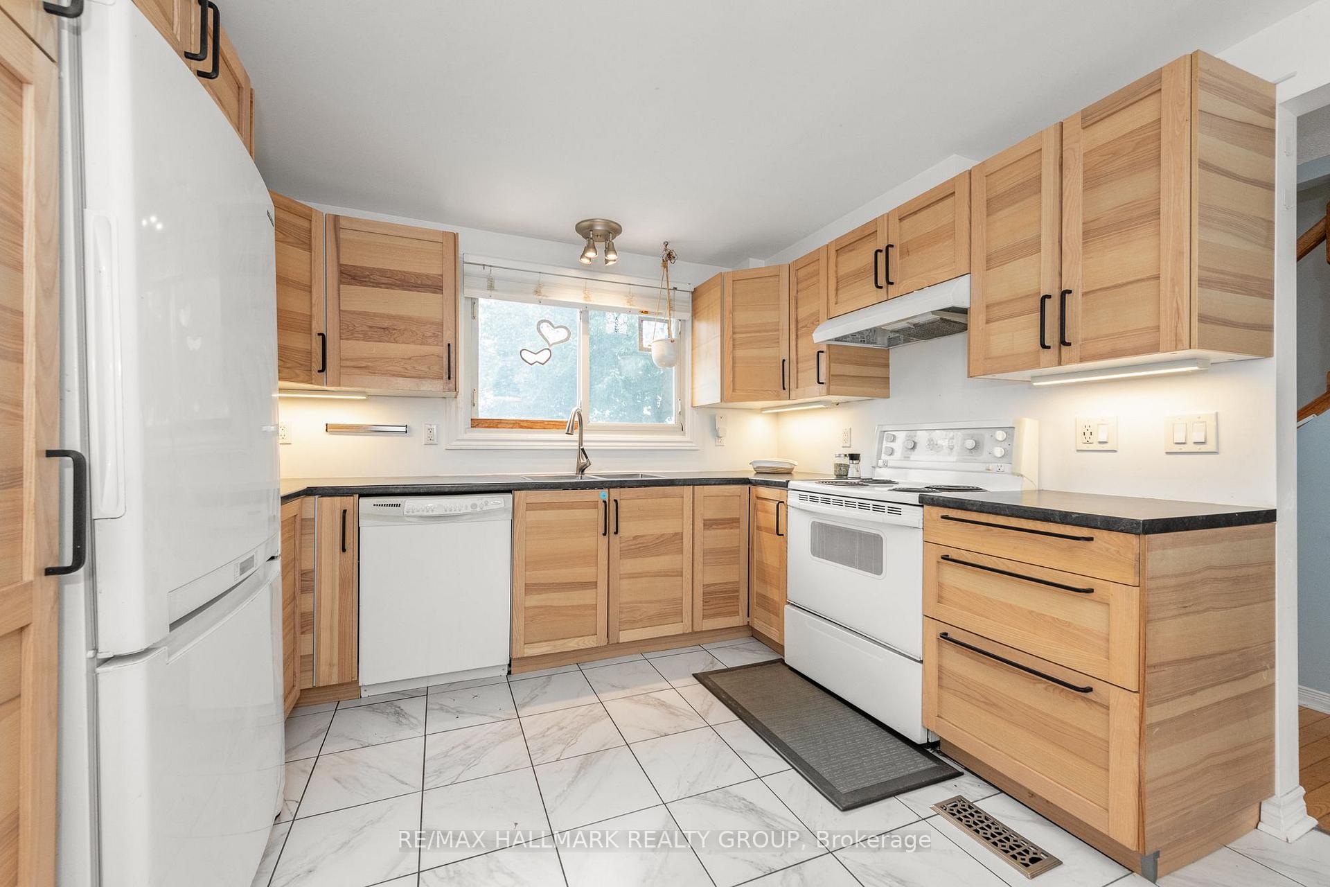 Photo 11 of Unit 121, 1045 Morrison Drive, Ottawa, Redwood Park — HOMEH
