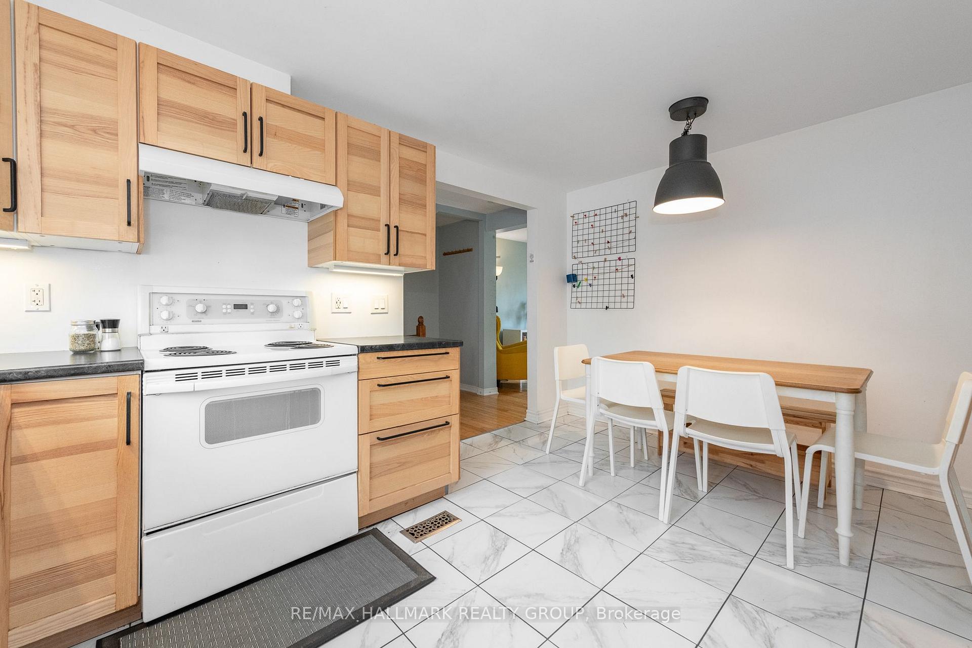 Photo 15 of Unit 121, 1045 Morrison Drive, Ottawa, Redwood Park — HOMEH