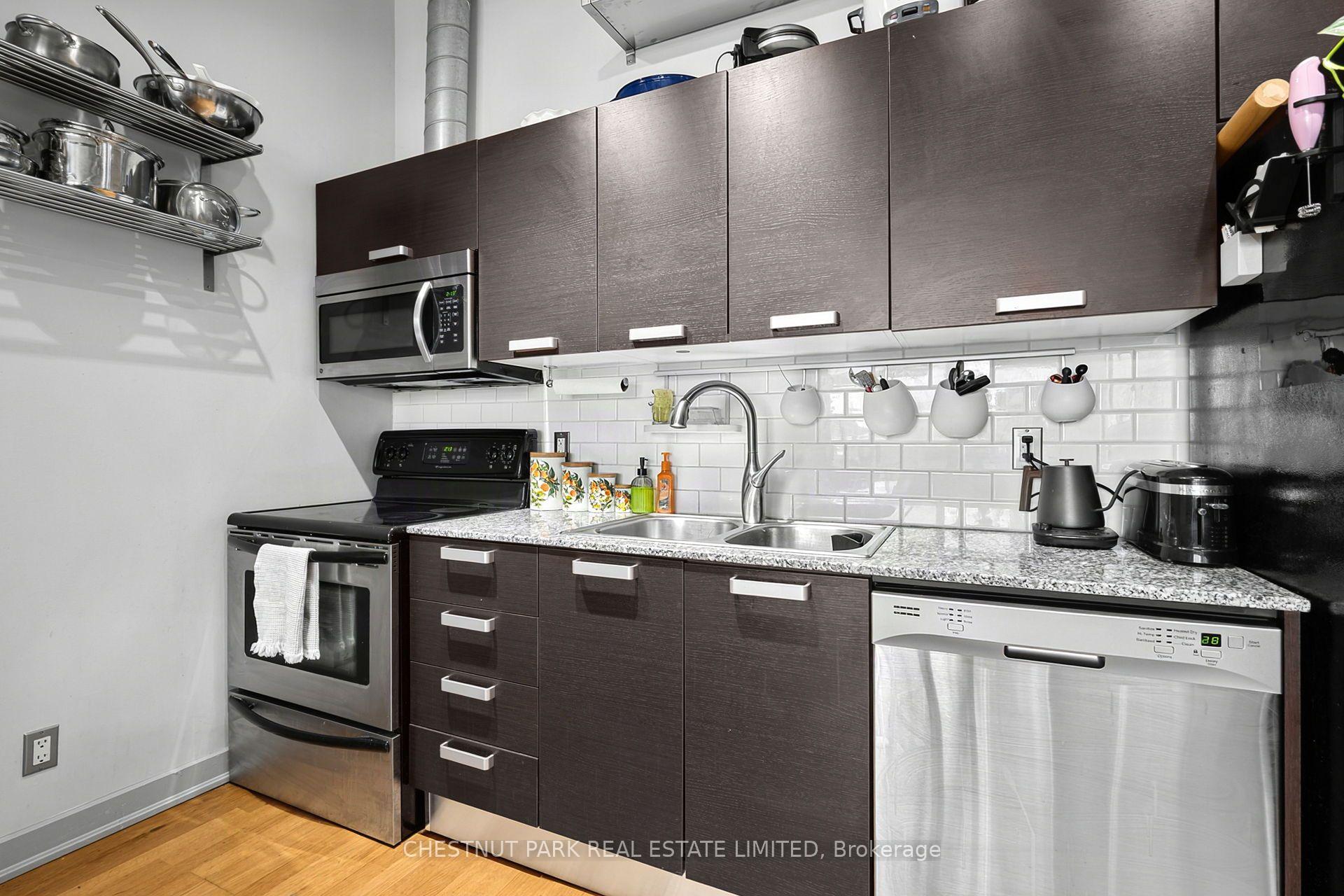 Photo 11 of Unit 401, 43 Hanna Avenue, Toronto, Niagara — HOMEH