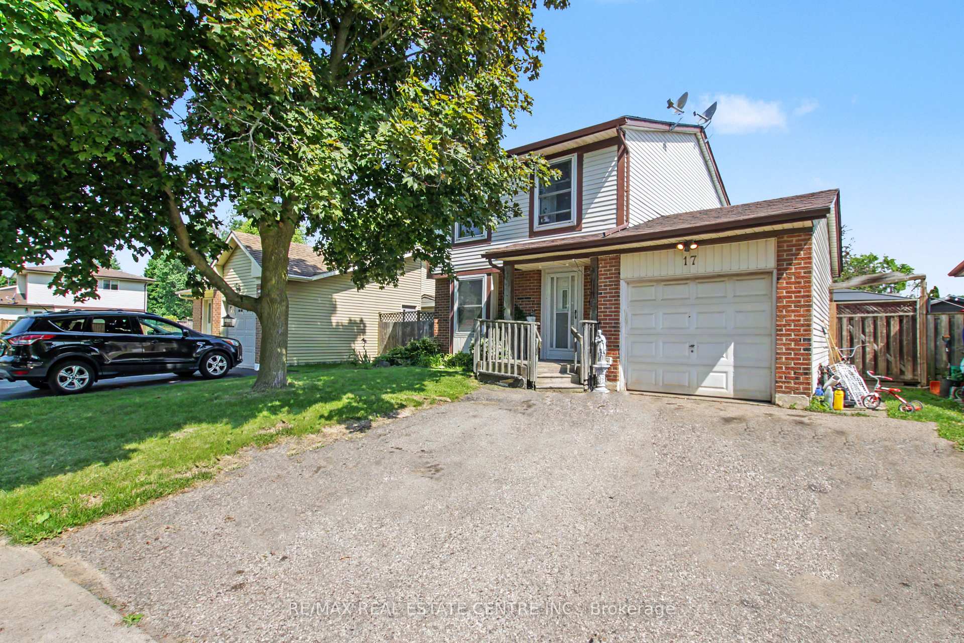 Photo 3 of 17 Hallmark Street, Brantford, Lynden Hills — HOMEH