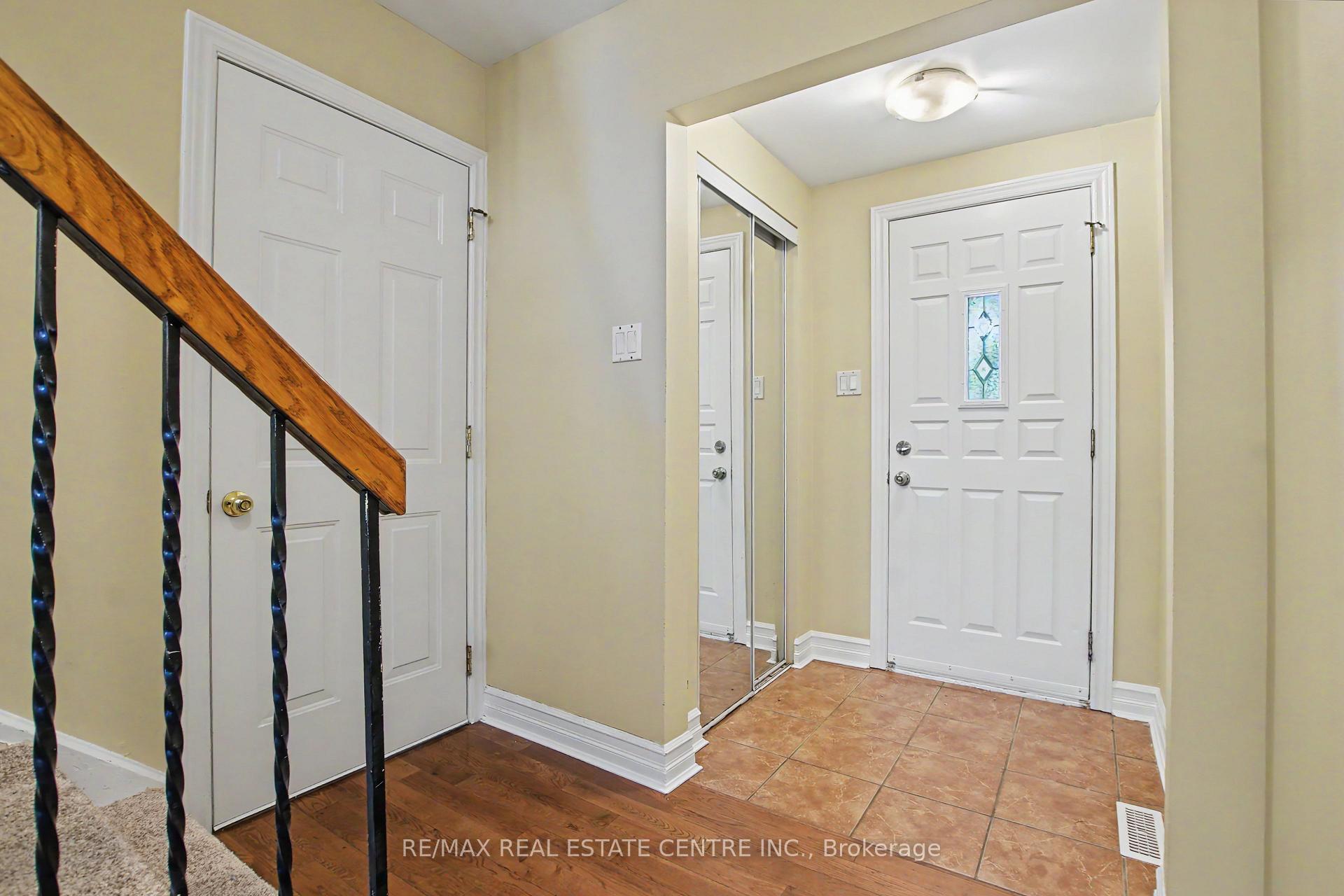 Photo 6 of 17 Hallmark Street, Brantford, Lynden Hills — HOMEH
