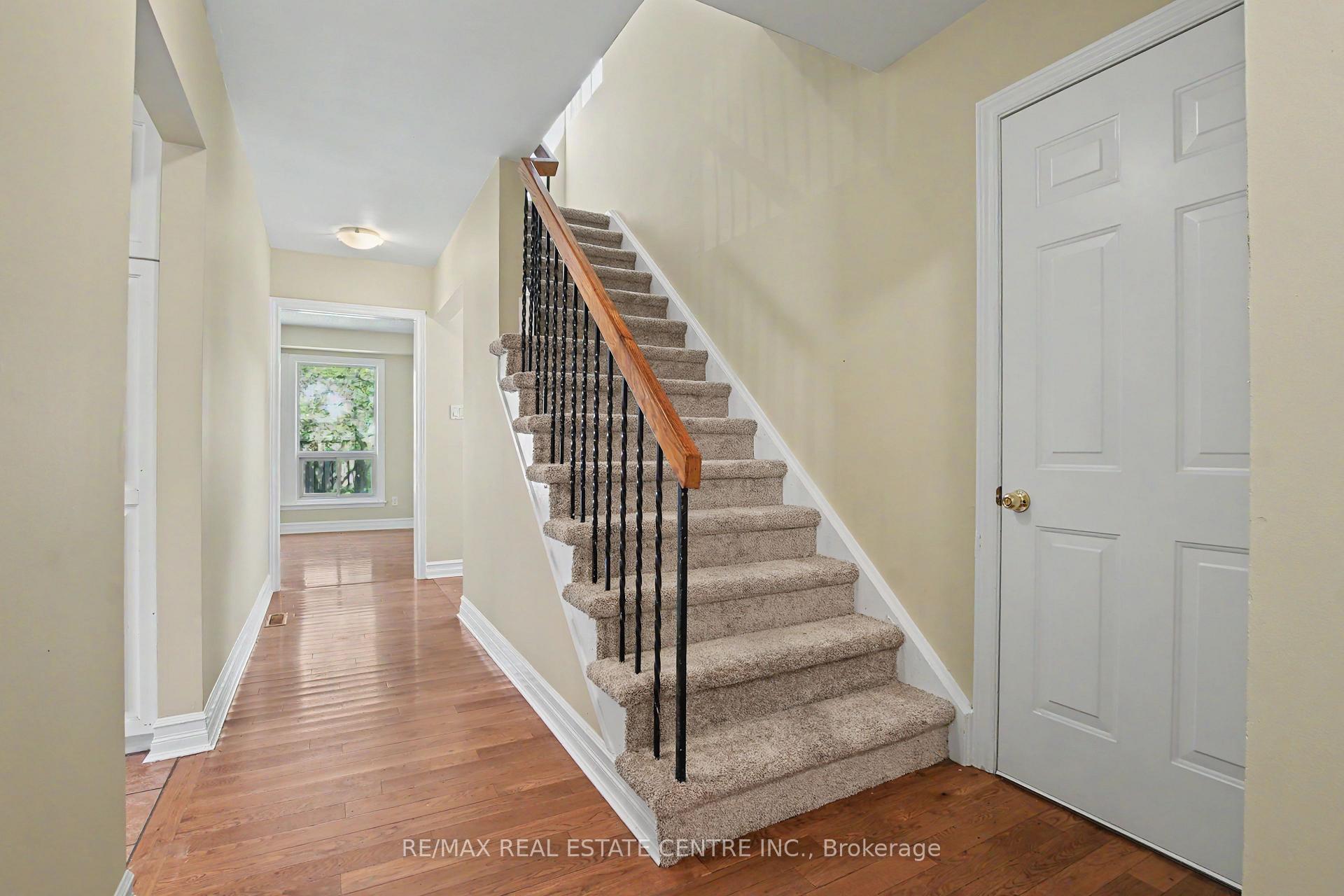 Photo 7 of 17 Hallmark Street, Brantford, Lynden Hills — HOMEH