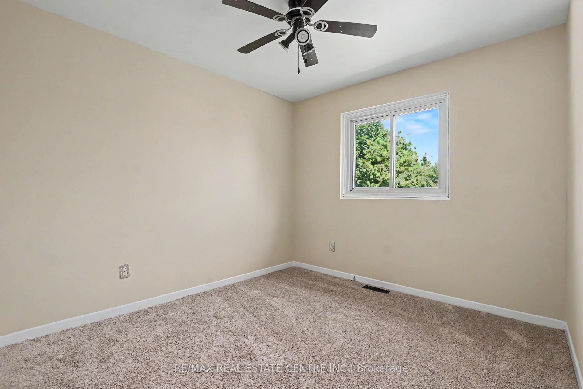 Photo 18 of 17 Hallmark Street, Brantford, Lynden Hills — HOMEH