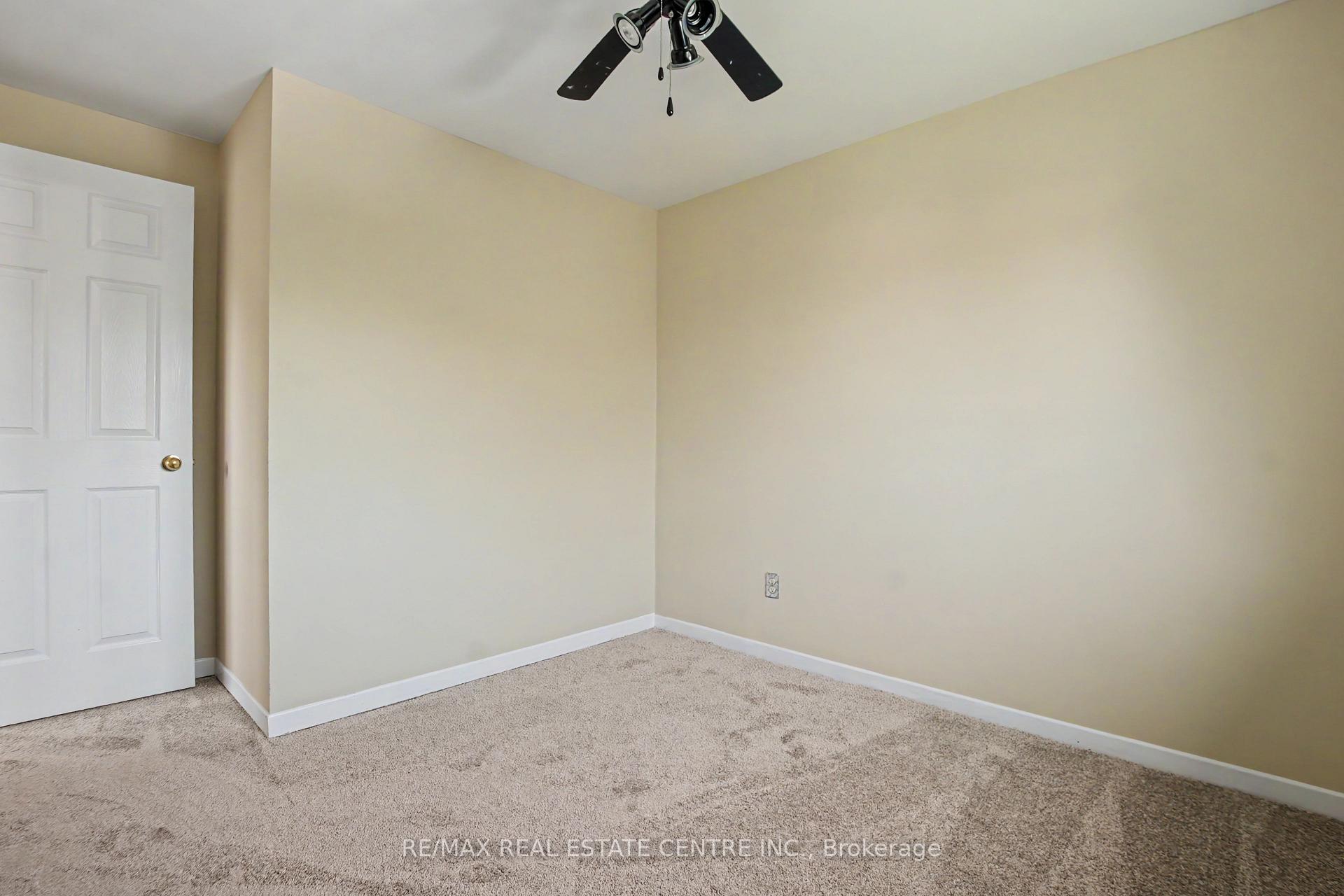 Photo 19 of 17 Hallmark Street, Brantford, Lynden Hills — HOMEH