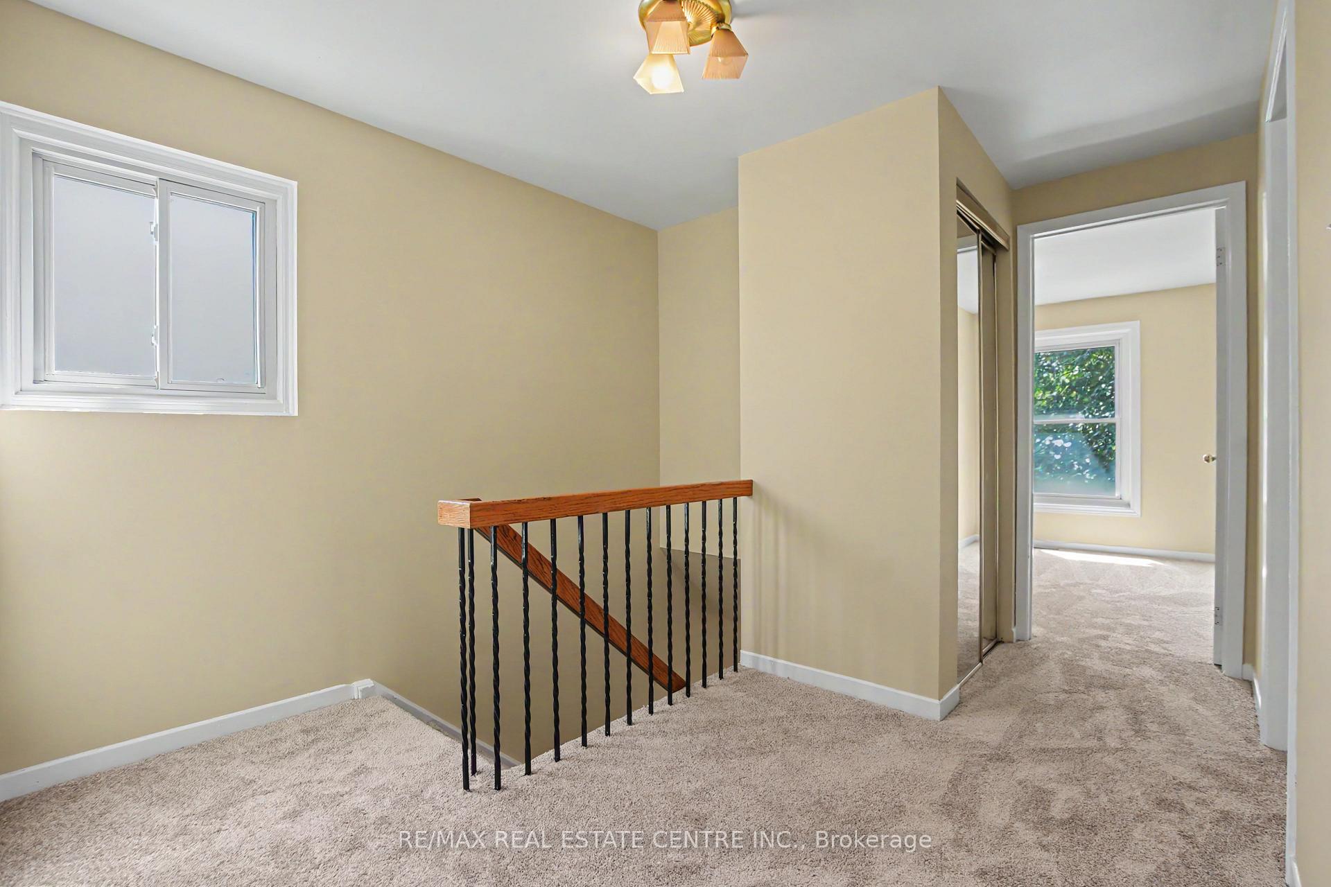 Photo 20 of 17 Hallmark Street, Brantford, Lynden Hills — HOMEH