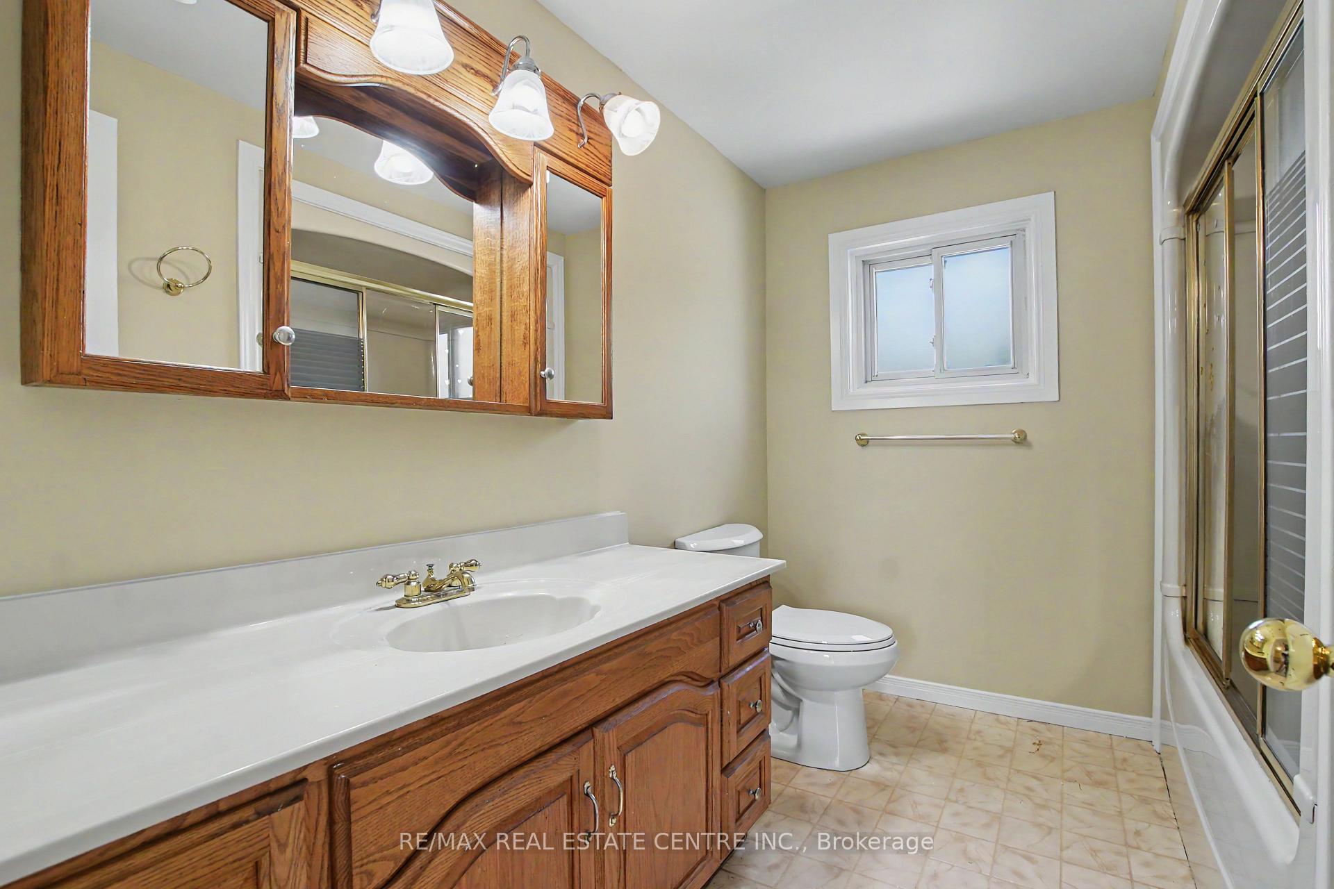 Photo 21 of 17 Hallmark Street, Brantford, Lynden Hills — HOMEH