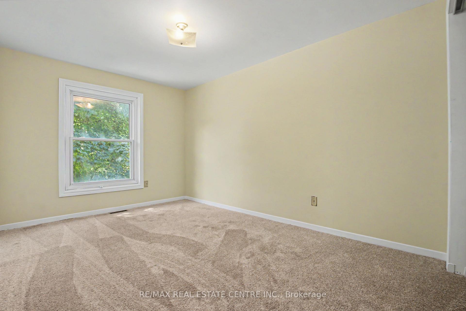Photo 22 of 17 Hallmark Street, Brantford, Lynden Hills — HOMEH