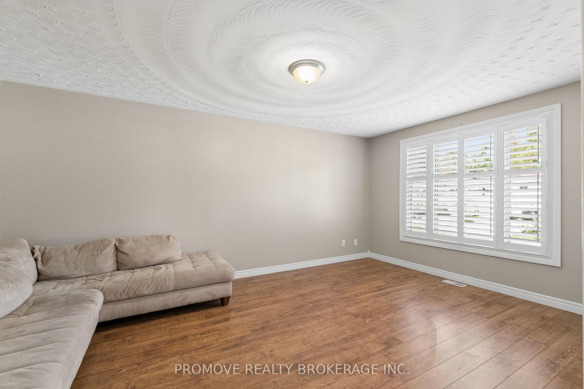 Photo 5 of 407 Imperial Road S, Guelph, Willow West/Sugarbush/West Acres — HOMEH
