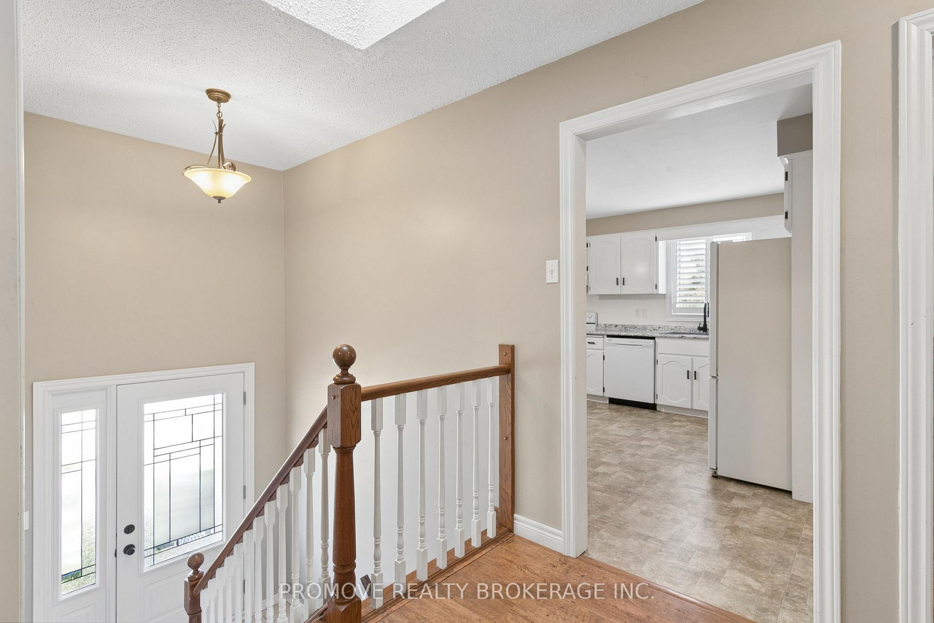 Photo 7 of 407 Imperial Road S, Guelph, Willow West/Sugarbush/West Acres — HOMEH