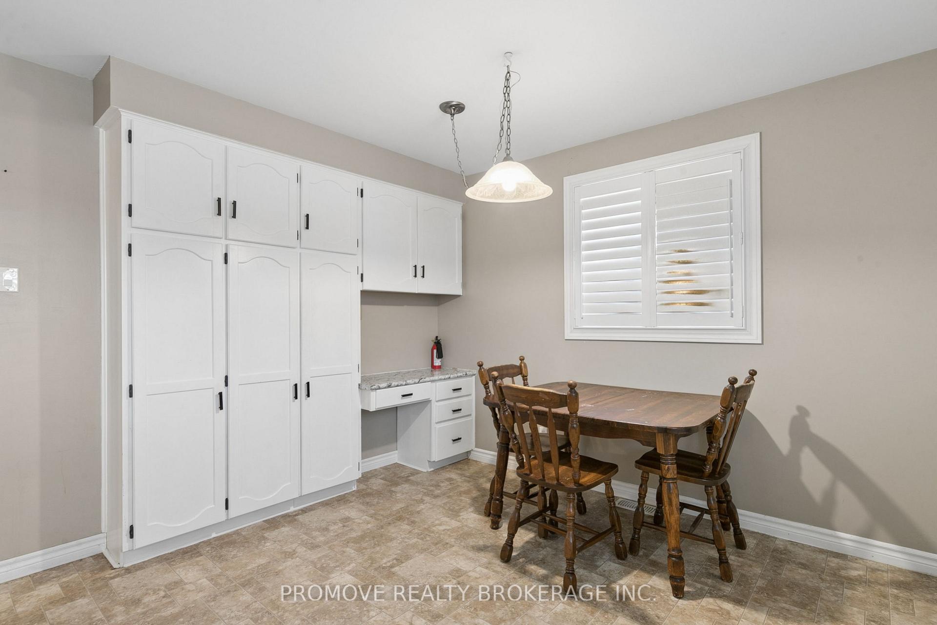 Photo 10 of 407 Imperial Road S, Guelph, Willow West/Sugarbush/West Acres — HOMEH
