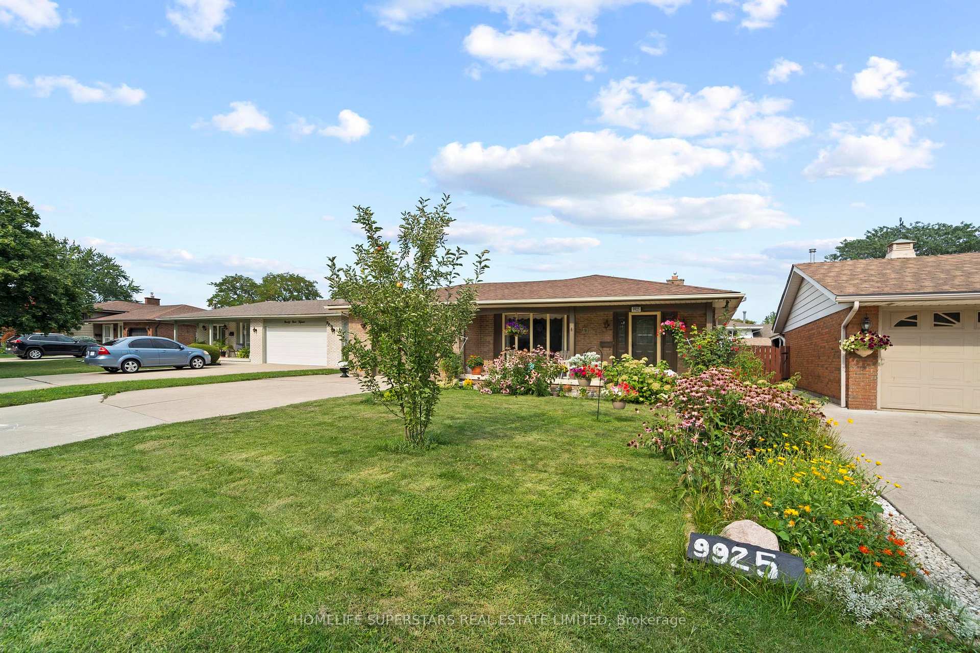 Photo 2 of 9925 Holly Crescent, Windsor — HOMEH
