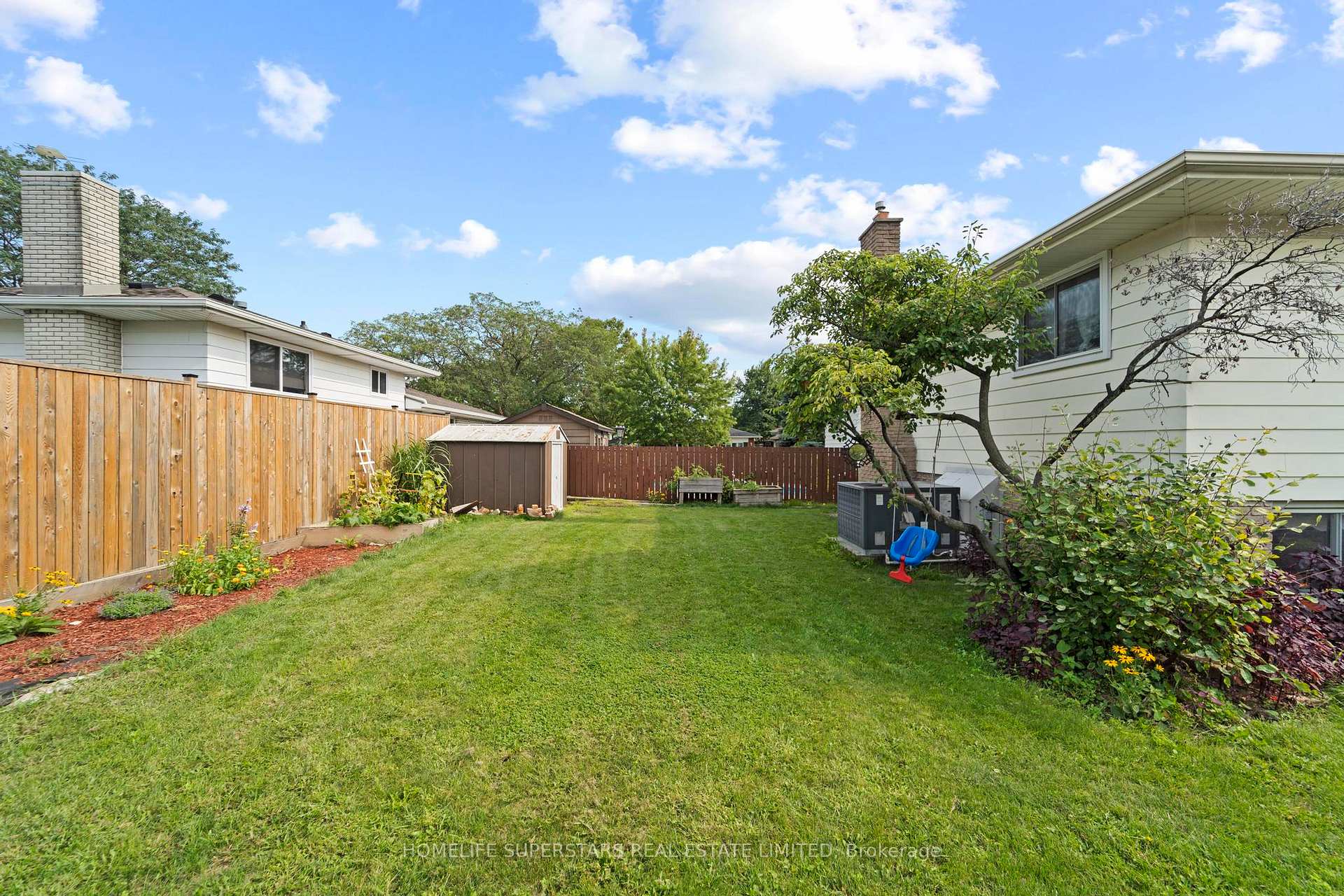 Photo 5 of 9925 Holly Crescent, Windsor — HOMEH