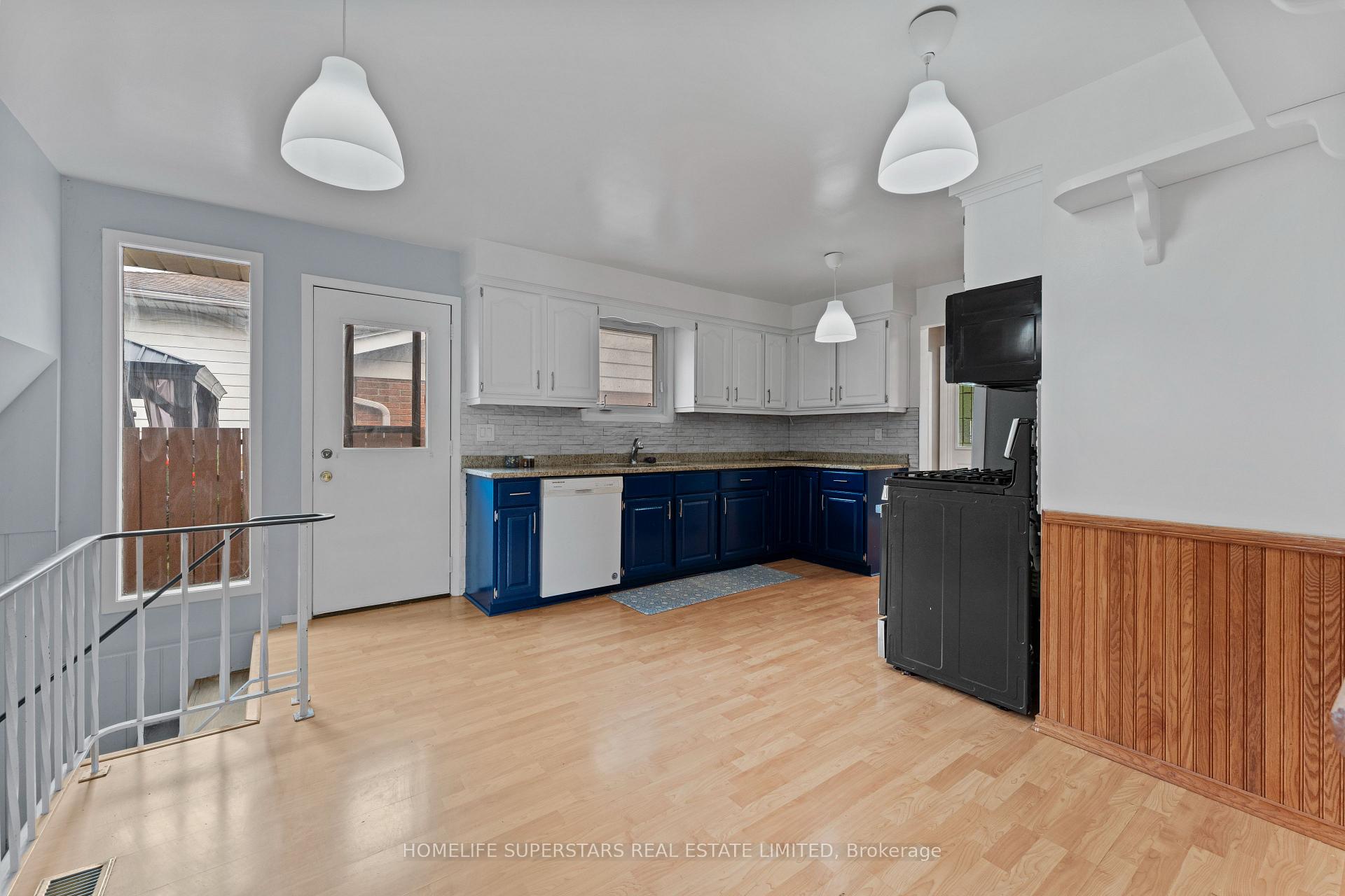 Photo 34 of 9925 Holly Crescent, Windsor — HOMEH