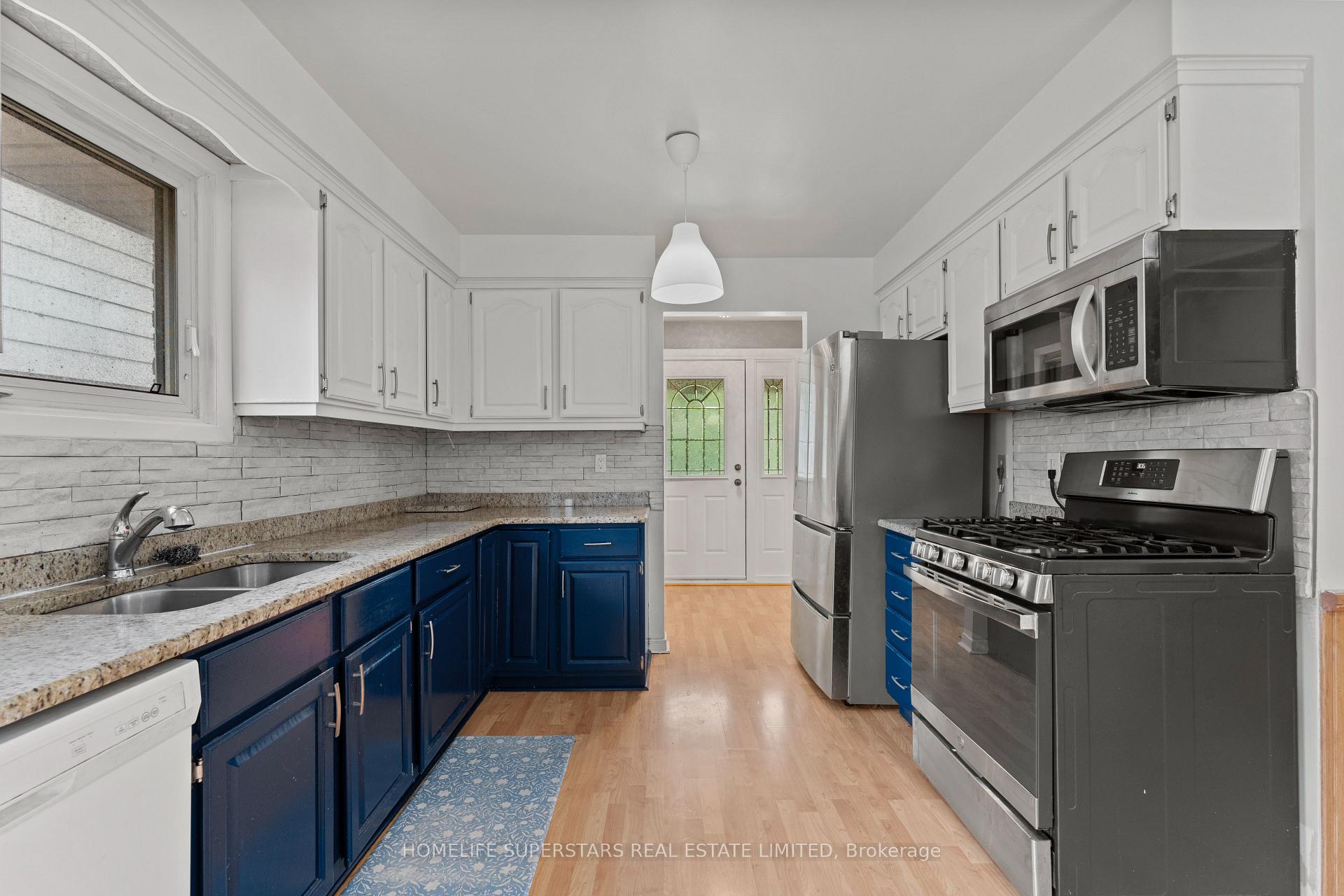 Photo 37 of 9925 Holly Crescent, Windsor — HOMEH