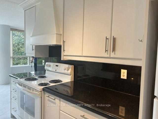Photo 9 of Unit 310, 7 Townsgate Drive, Vaughan, Crestwood-Springfarm-Yorkhill — HOMEH