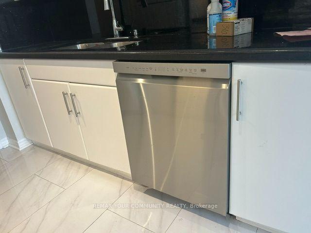 Photo 13 of Unit 310, 7 Townsgate Drive, Vaughan, Crestwood-Springfarm-Yorkhill — HOMEH