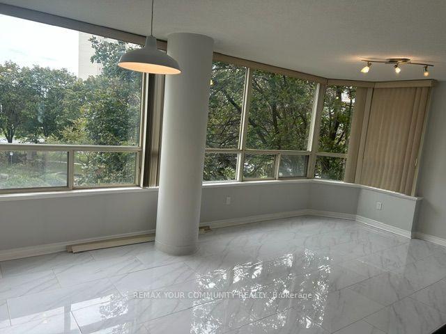 Photo 15 of Unit 310, 7 Townsgate Drive, Vaughan, Crestwood-Springfarm-Yorkhill — HOMEH
