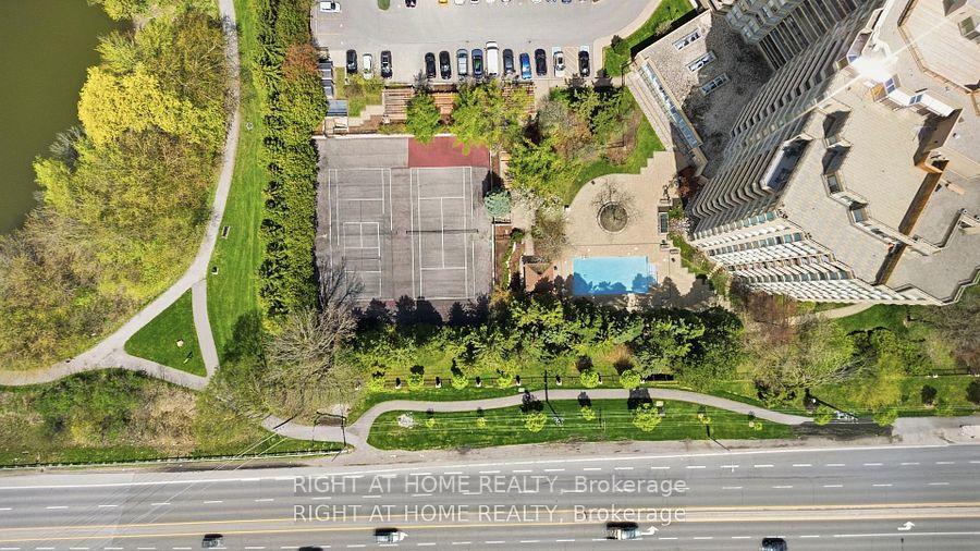 Photo 3 of Unit 803, 610 Bullock Drive, Markham, Markville — HOMEH