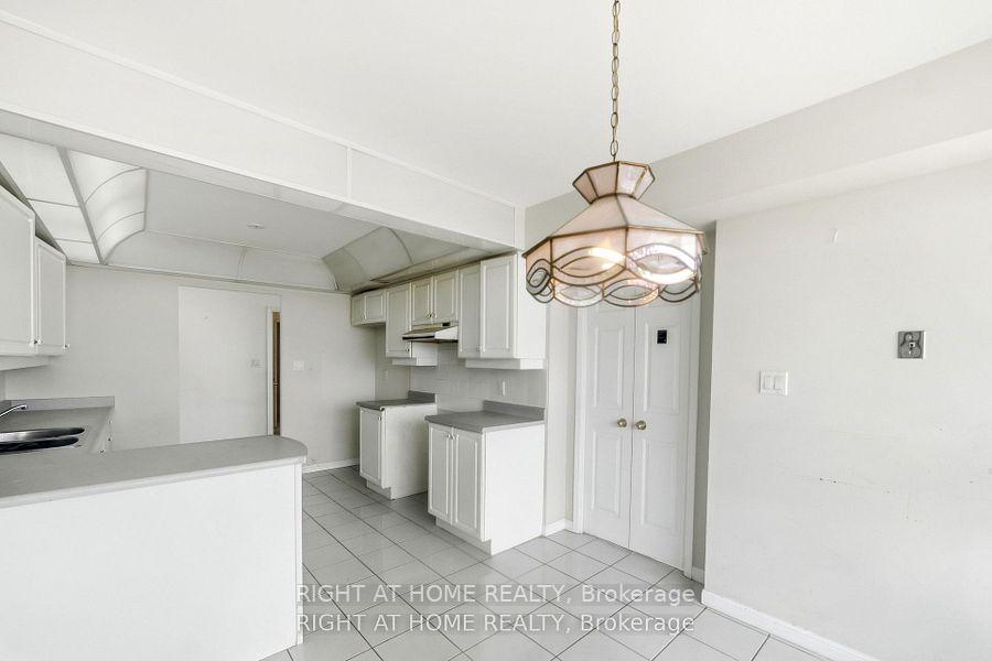 Photo 28 of Unit 803, 610 Bullock Drive, Markham, Markville — HOMEH