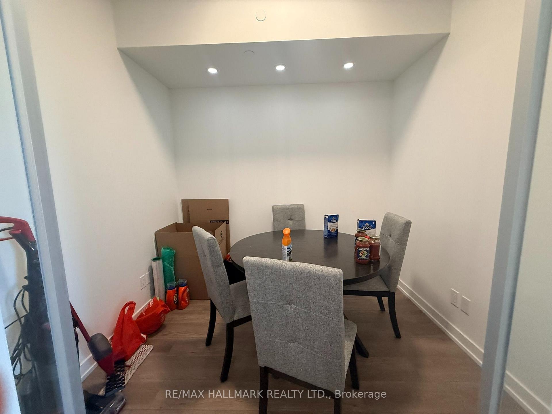 Photo 6 of Unit 810, 181 Sheppard Avenue E, North York, Willowdale East — HOMEH