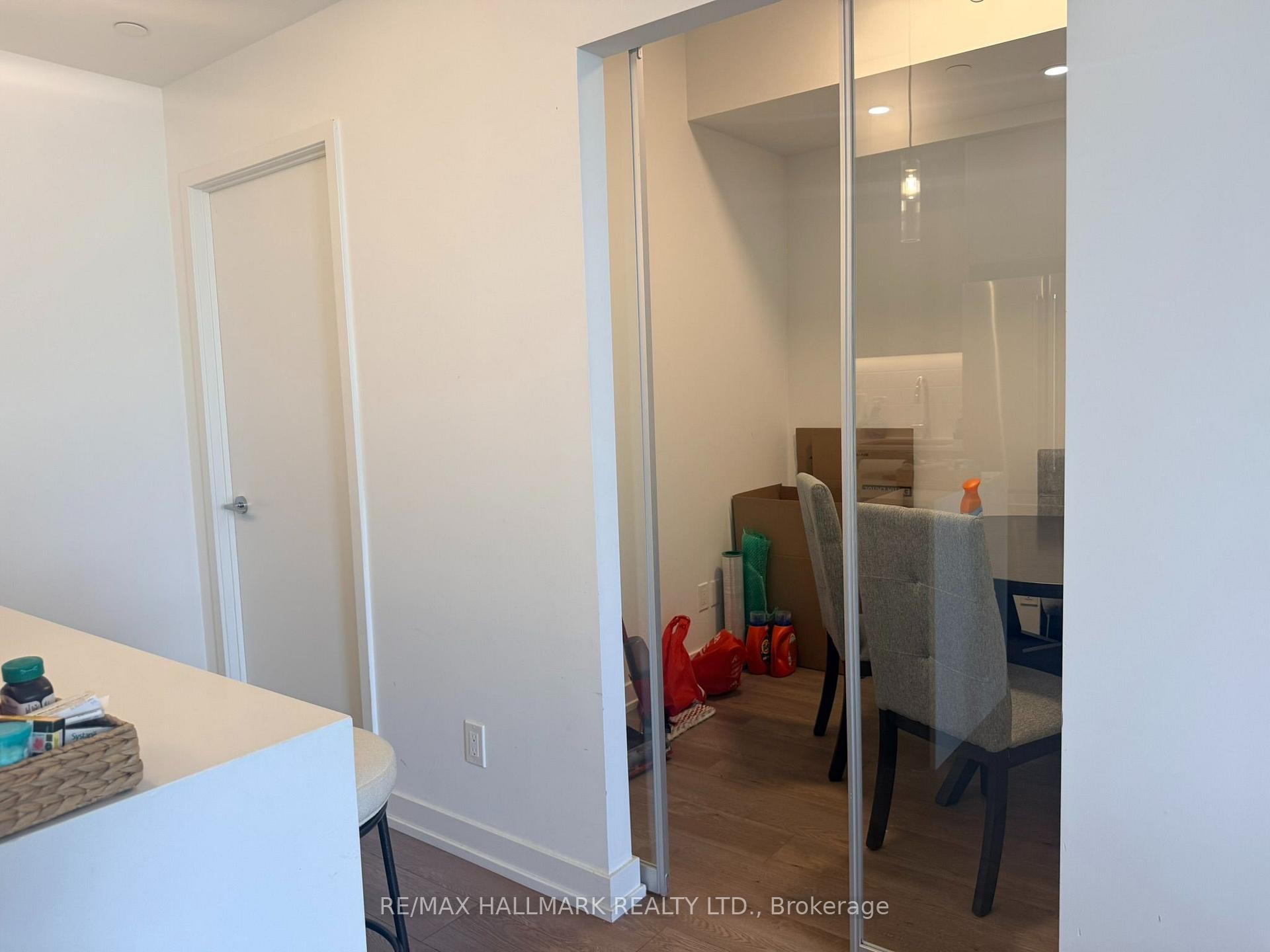Photo 7 of Unit 810, 181 Sheppard Avenue E, North York, Willowdale East — HOMEH
