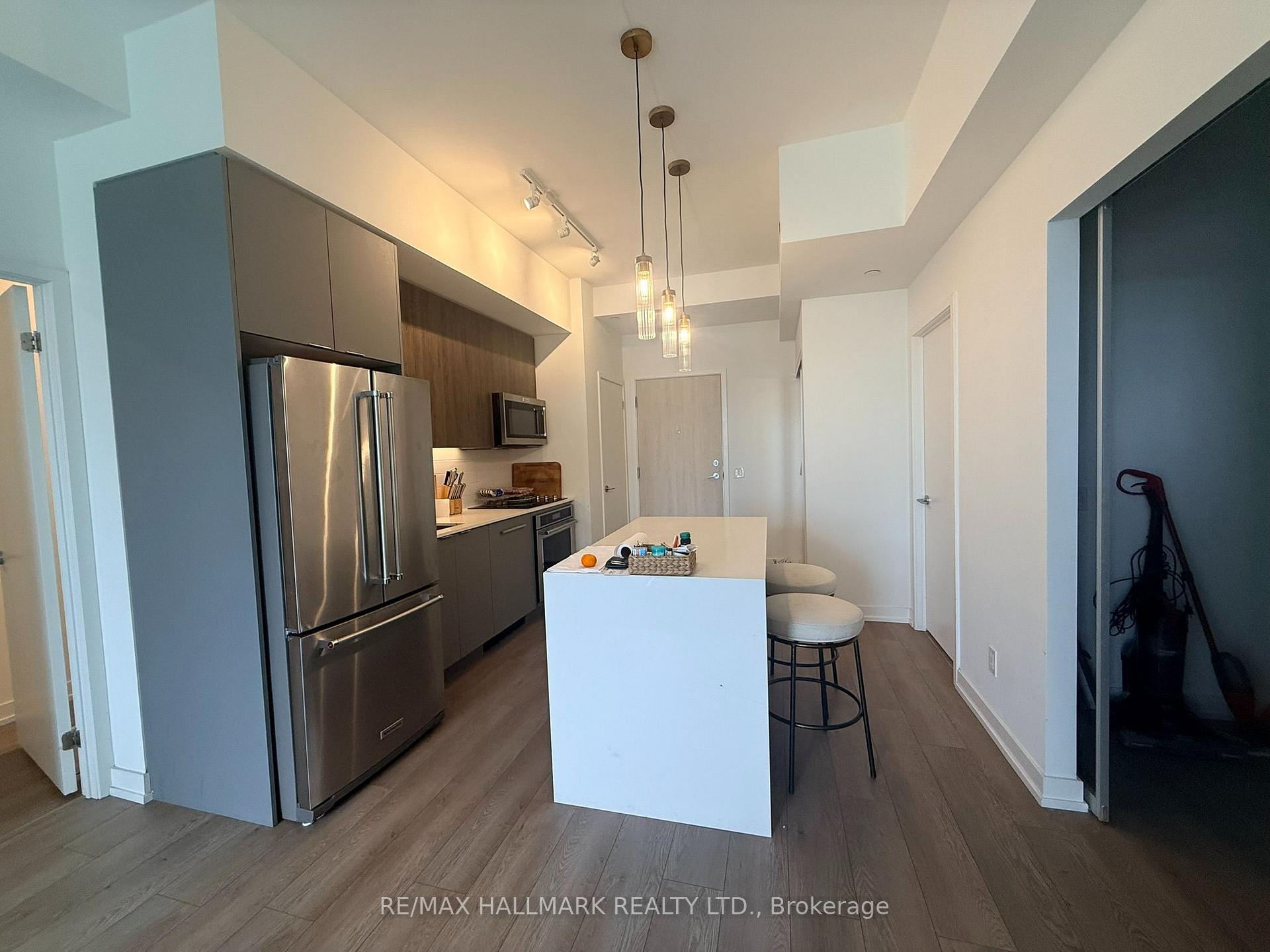 Photo 10 of Unit 810, 181 Sheppard Avenue E, North York, Willowdale East — HOMEH