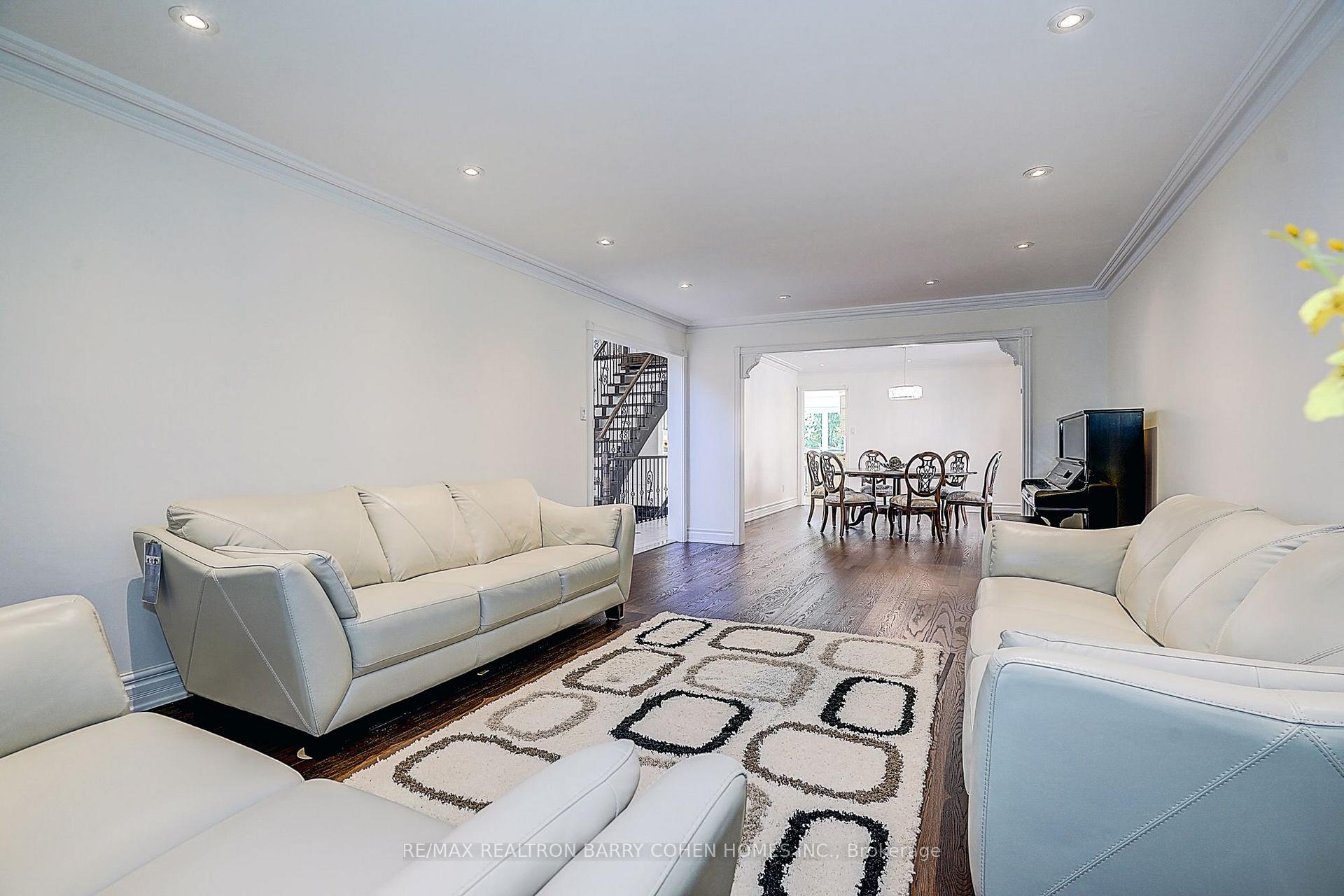Photo 6 of 44 Prince Edward Boulevard, Markham, Thornlea — HOMEH