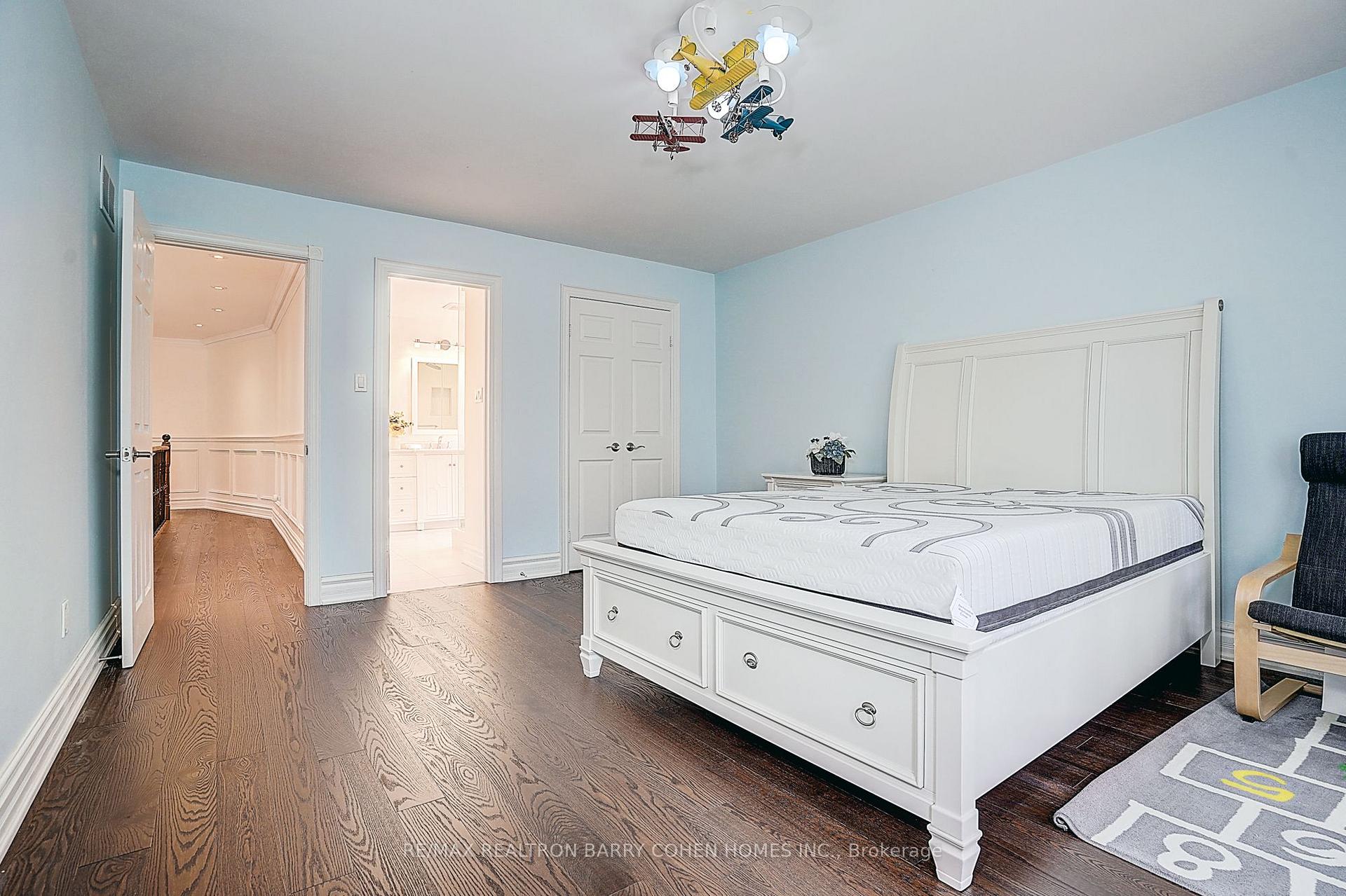 Photo 42 of 44 Prince Edward Boulevard, Markham, Thornlea — HOMEH