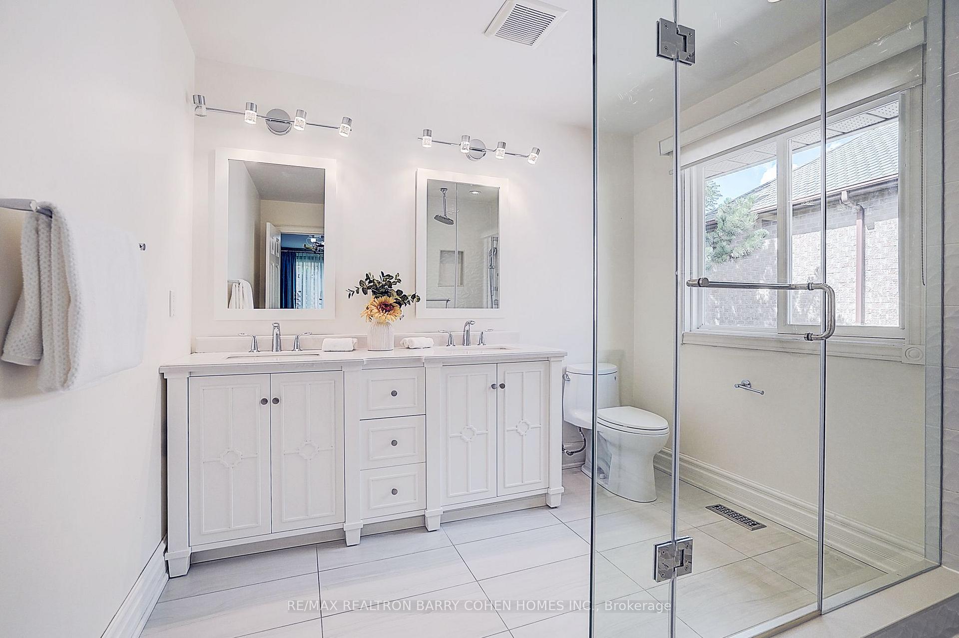 Photo 45 of 44 Prince Edward Boulevard, Markham, Thornlea — HOMEH