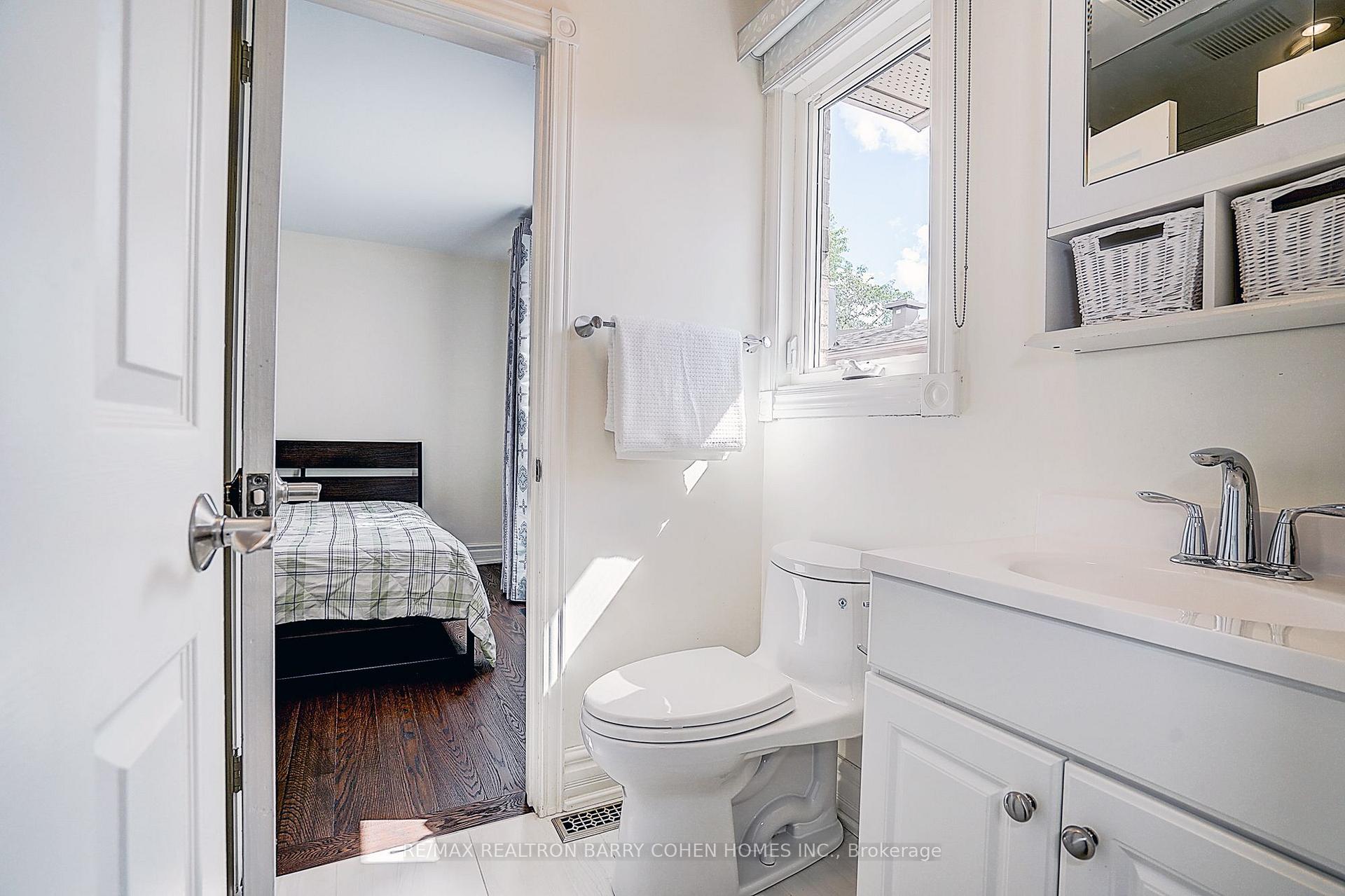 Photo 47 of 44 Prince Edward Boulevard, Markham, Thornlea — HOMEH