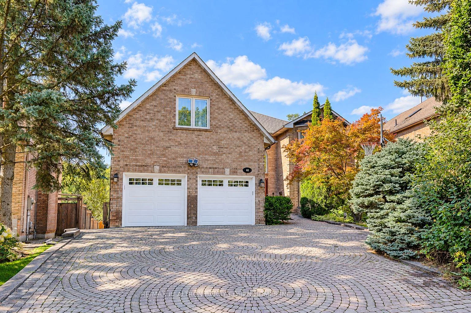 Photo 4 of 44 Prince Edward Boulevard, Markham, Thornlea — HOMEH