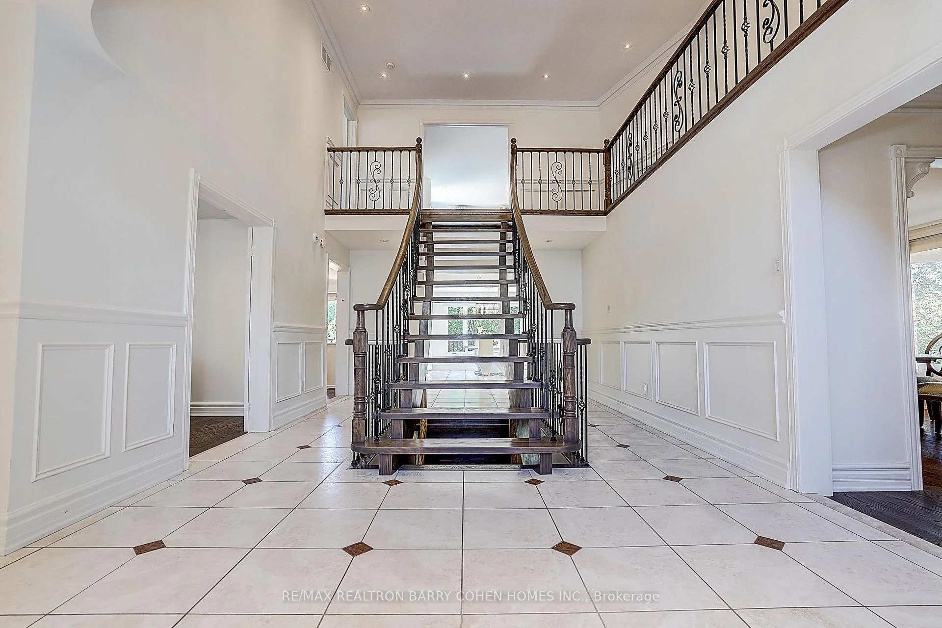 Photo 8 of 44 Prince Edward Boulevard, Markham, Thornlea — HOMEH