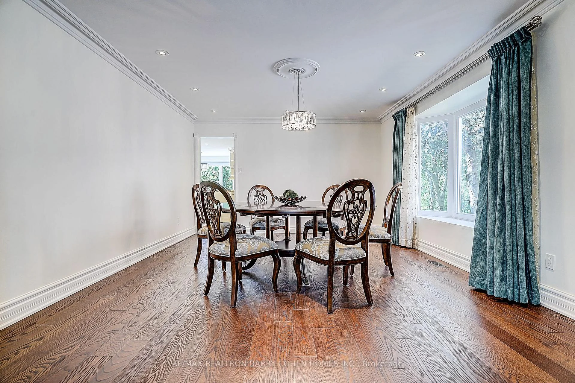 Photo 21 of 44 Prince Edward Boulevard, Markham, Thornlea — HOMEH
