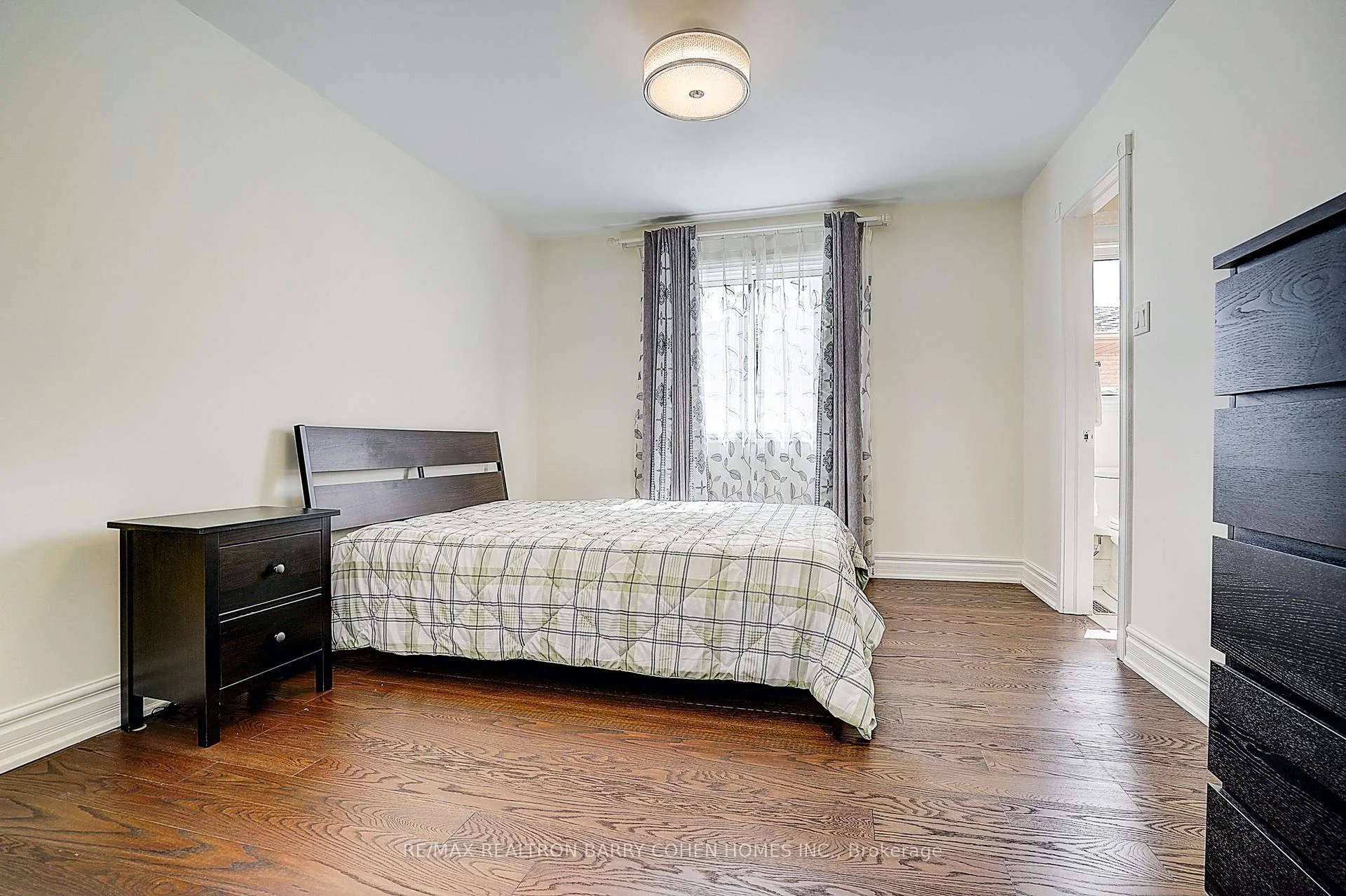 Photo 58 of 44 Prince Edward Boulevard, Markham, Thornlea — HOMEH