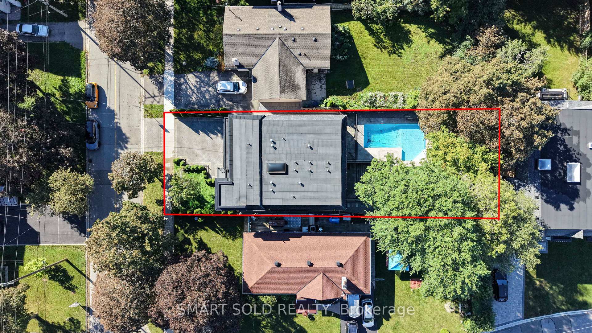 Photo 4 of 588 Conacher Drive, North York, Newtonbrook East — HOMEH