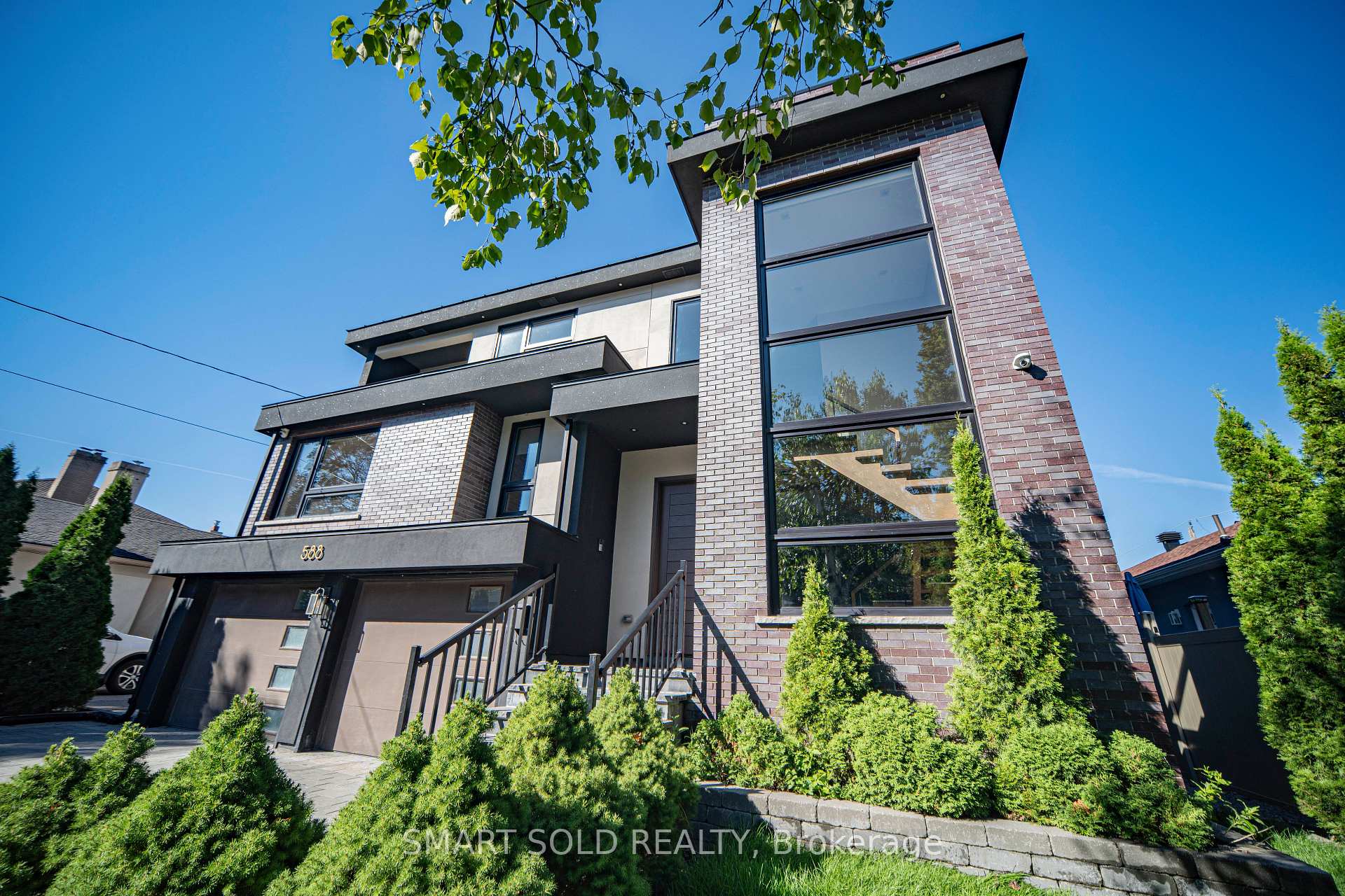 Photo 7 of 588 Conacher Drive, North York, Newtonbrook East — HOMEH