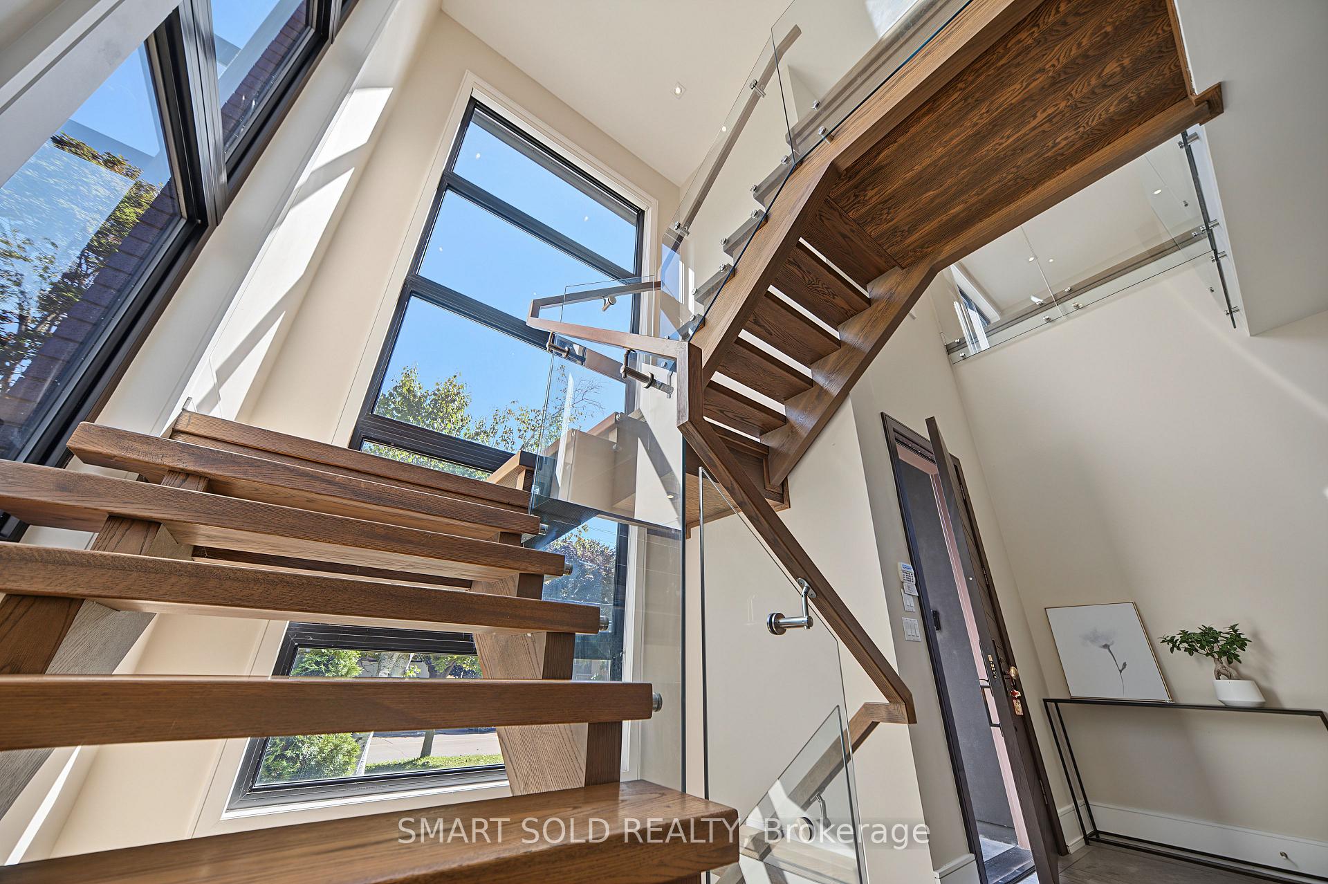 Photo 31 of 588 Conacher Drive, North York, Newtonbrook East — HOMEH