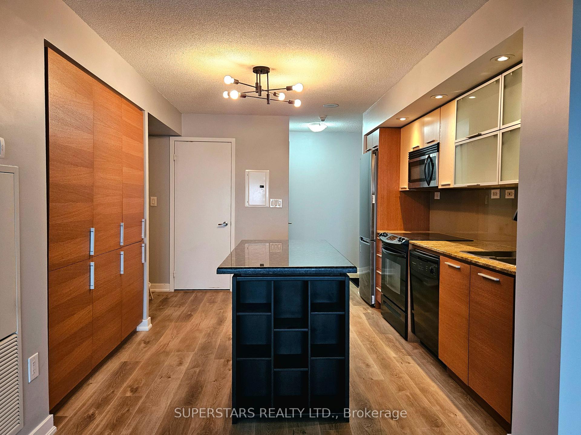 Photo 8 of Unit 2711, 25 Capreol Court, Toronto, Waterfront Communities — HOMEH