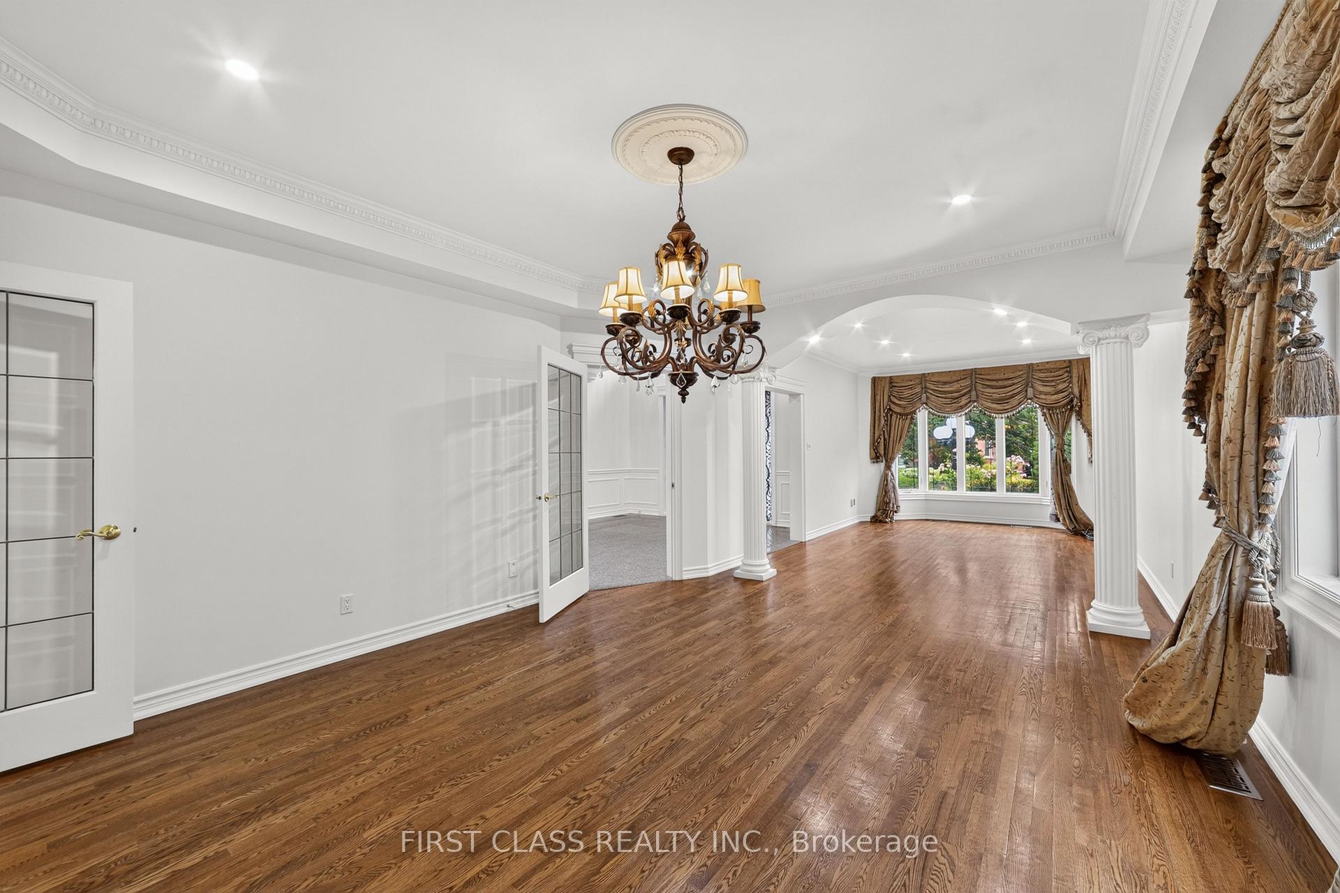 Photo 7 of 67 Black Walnut Crescent, Richmond Hill, Langstaff — HOMEH