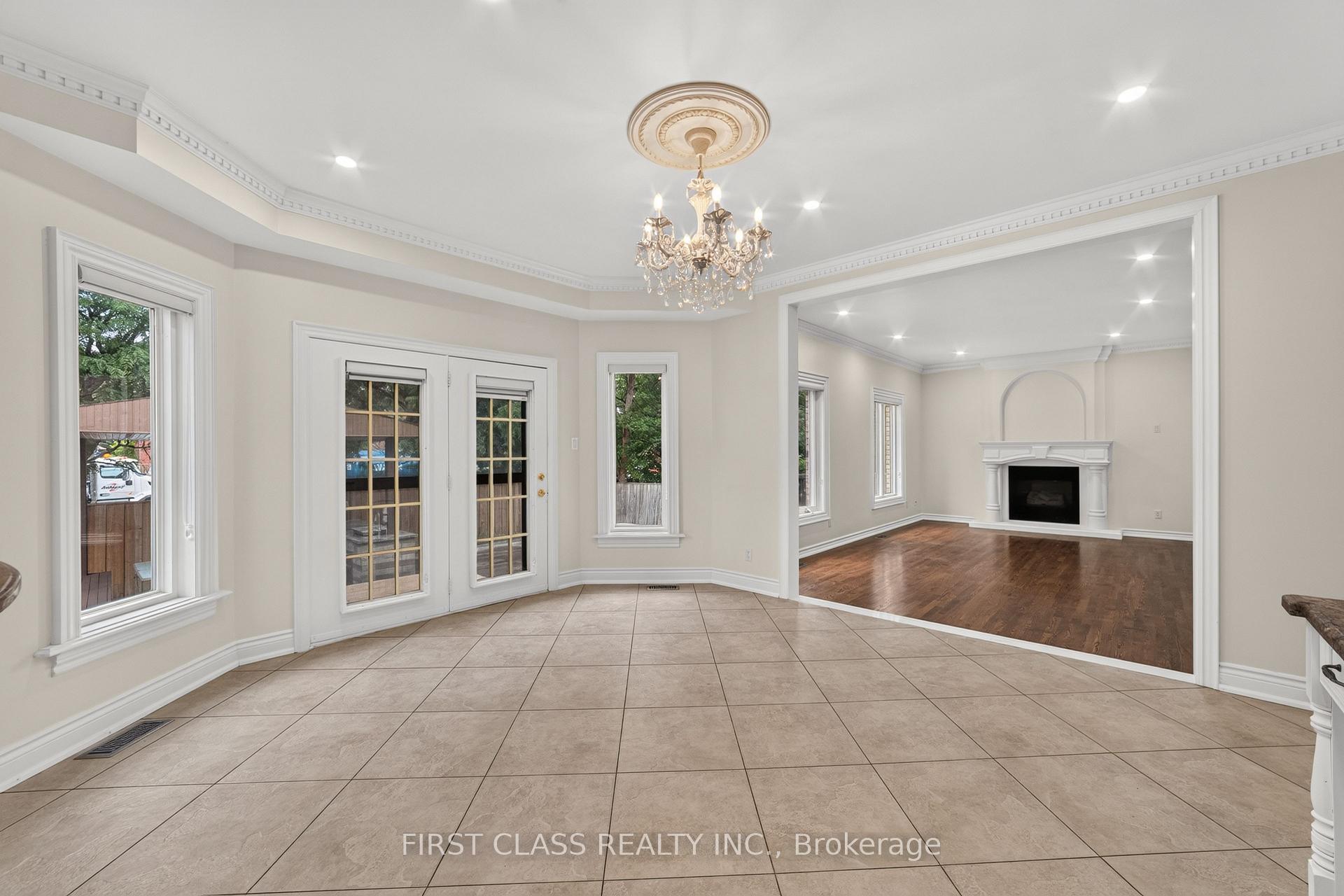 Photo 15 of 67 Black Walnut Crescent, Richmond Hill, Langstaff — HOMEH