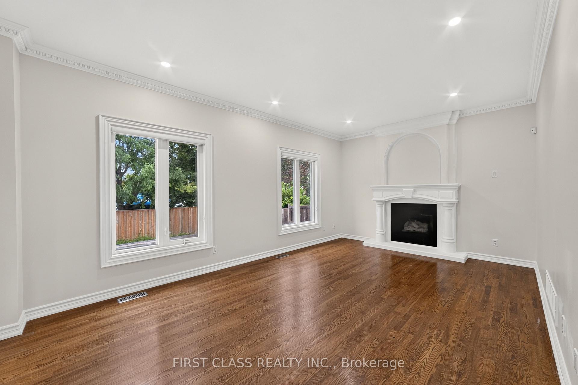 Photo 18 of 67 Black Walnut Crescent, Richmond Hill, Langstaff — HOMEH