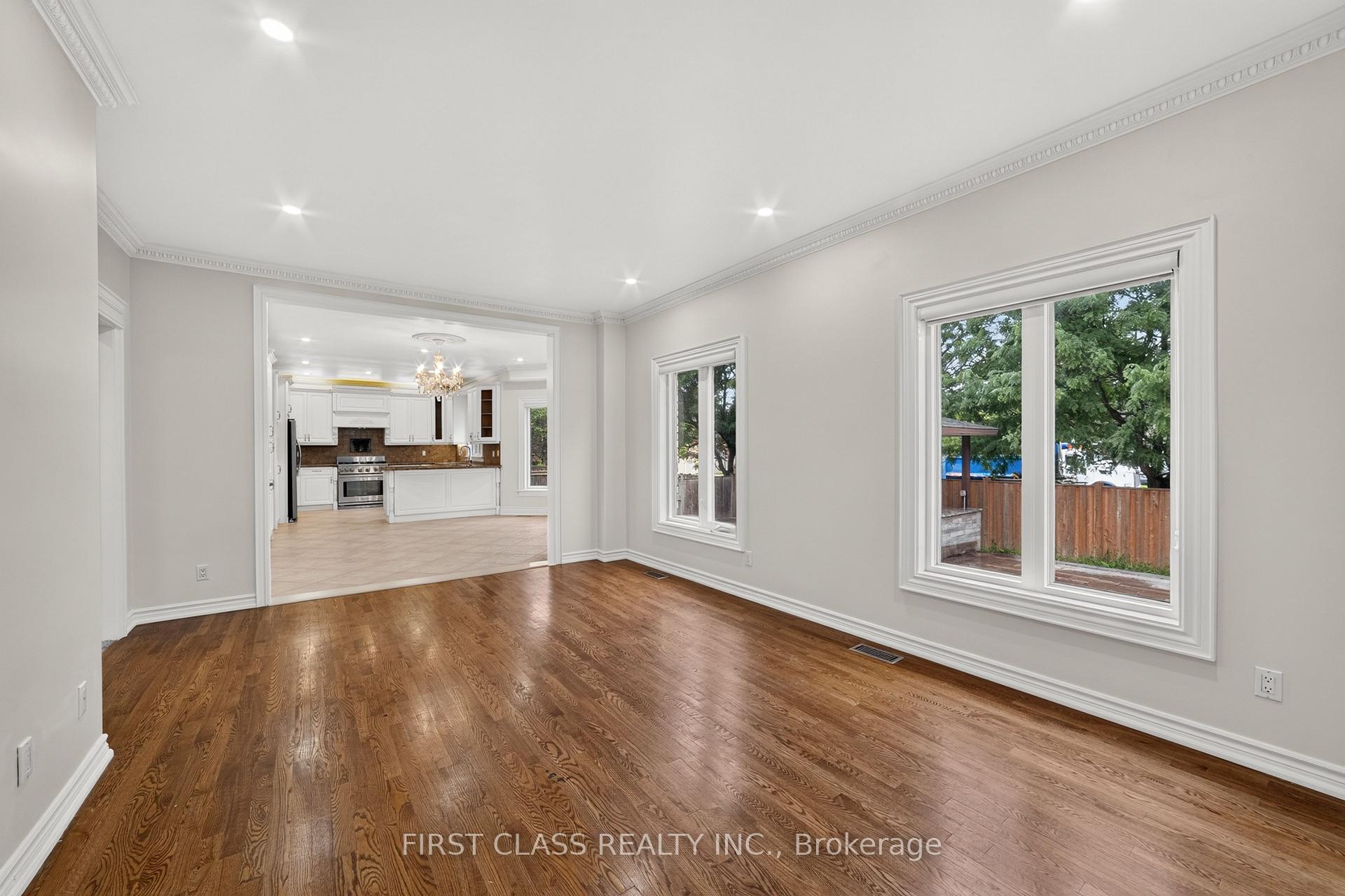 Photo 20 of 67 Black Walnut Crescent, Richmond Hill, Langstaff — HOMEH
